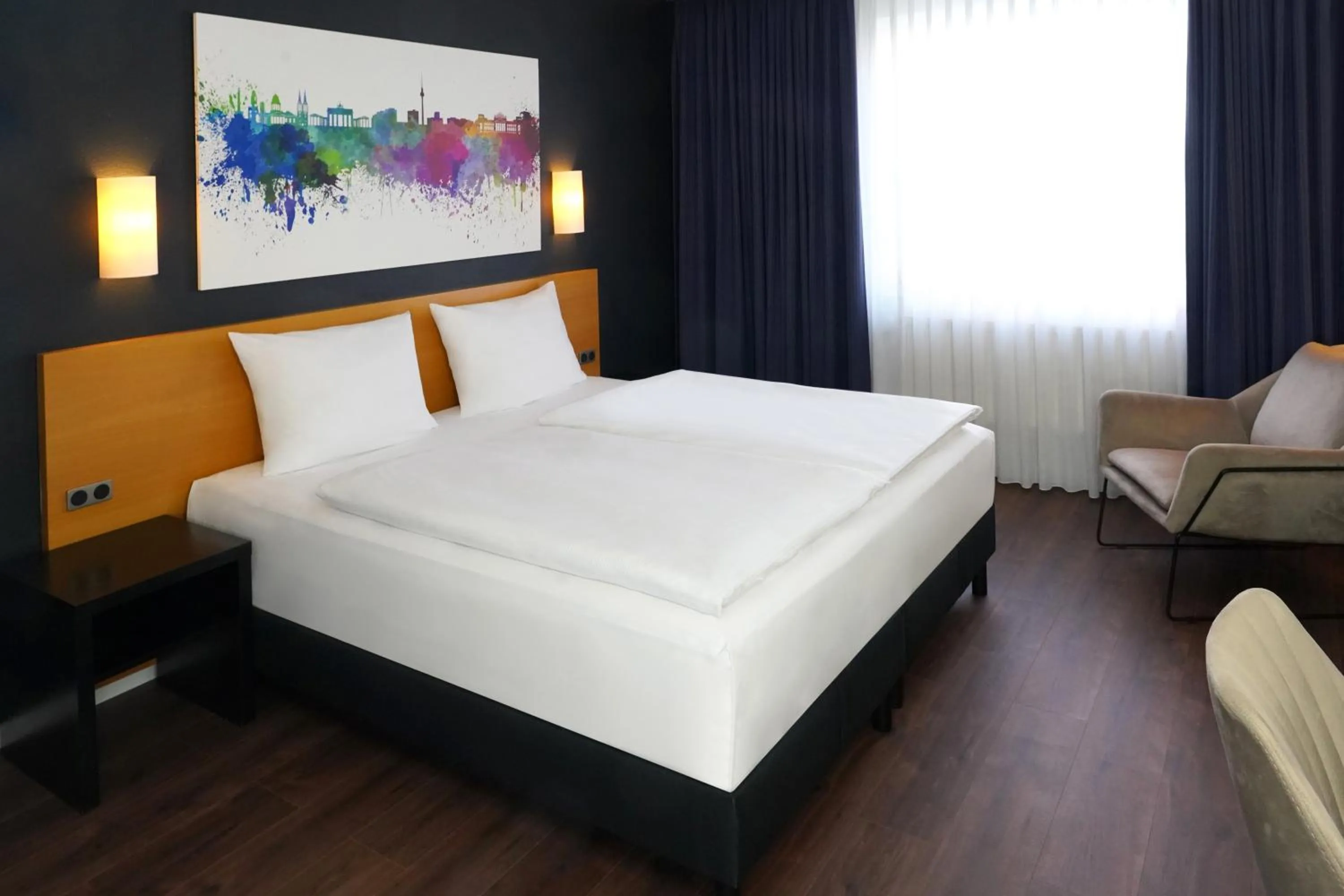 Photo of the whole room, Bed in Wyndham Garden Potsdam