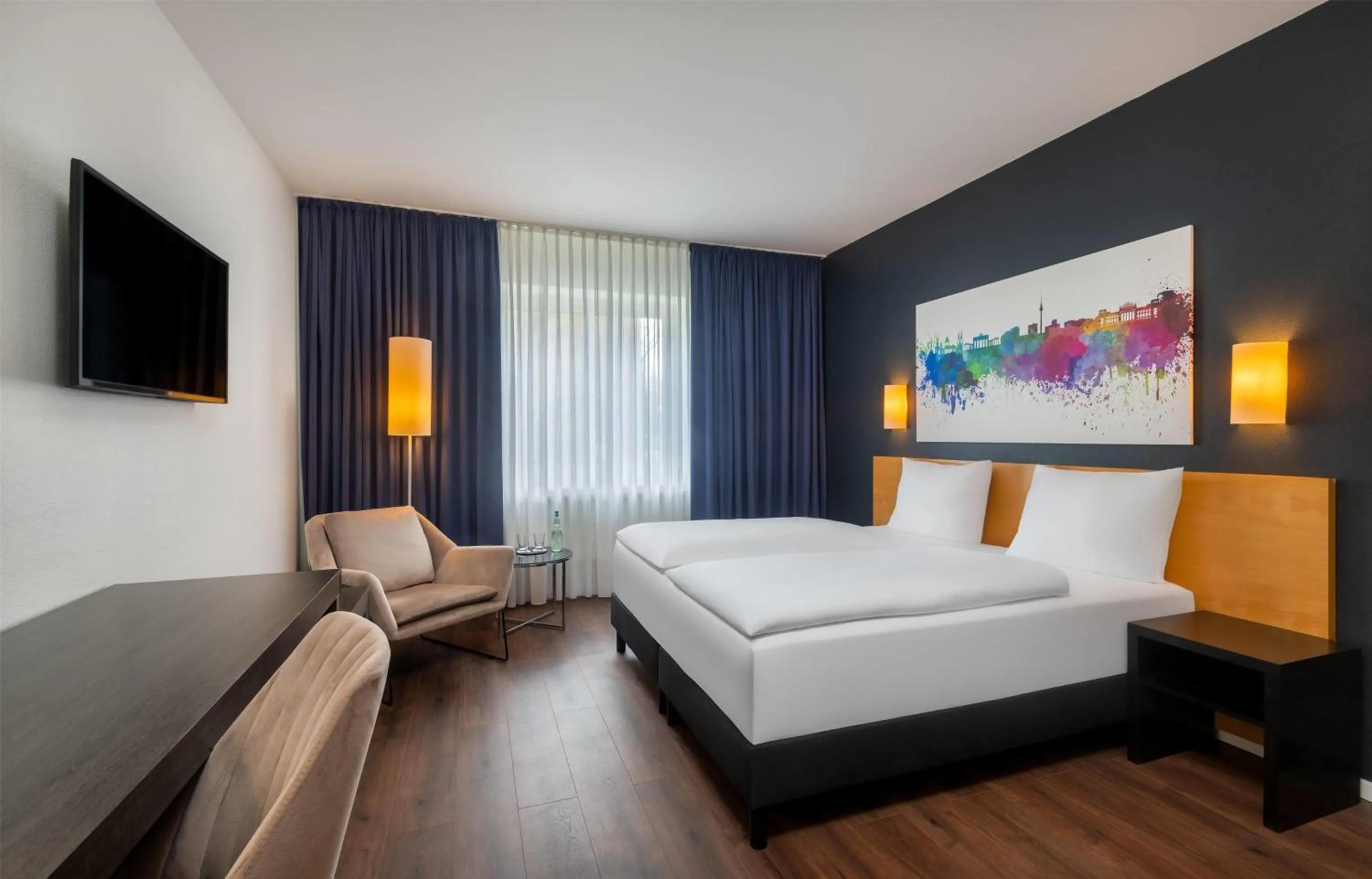 Photo of the whole room, Bed in Wyndham Garden Potsdam