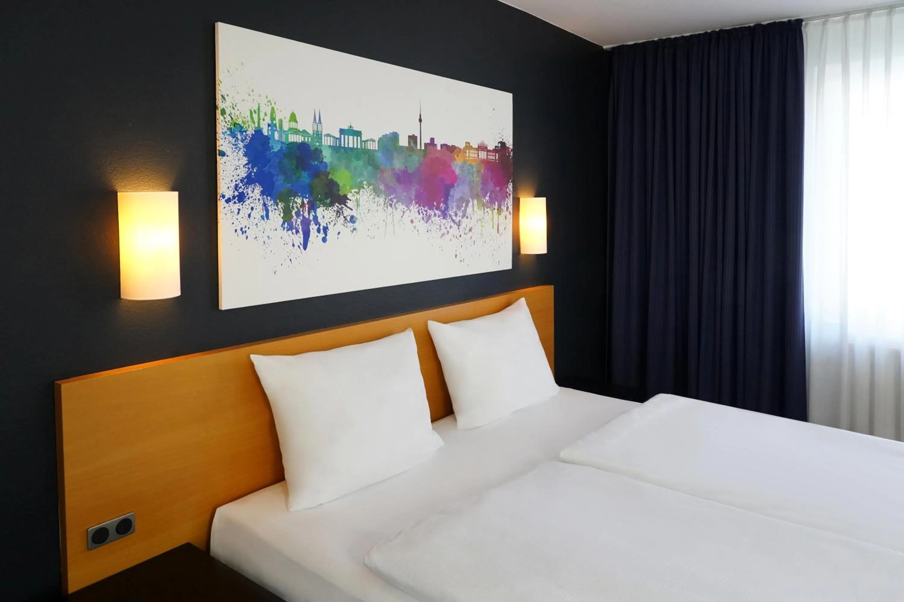 Photo of the whole room, Bed in Wyndham Garden Potsdam