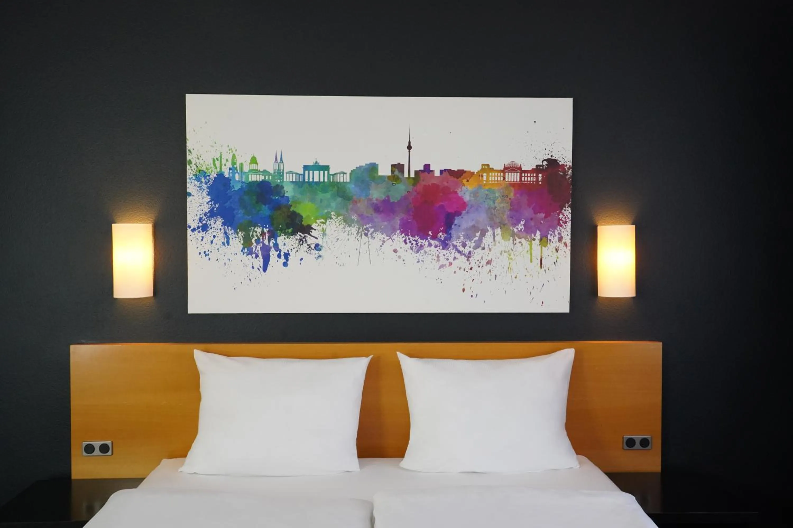 Photo of the whole room, Bed in Wyndham Garden Potsdam