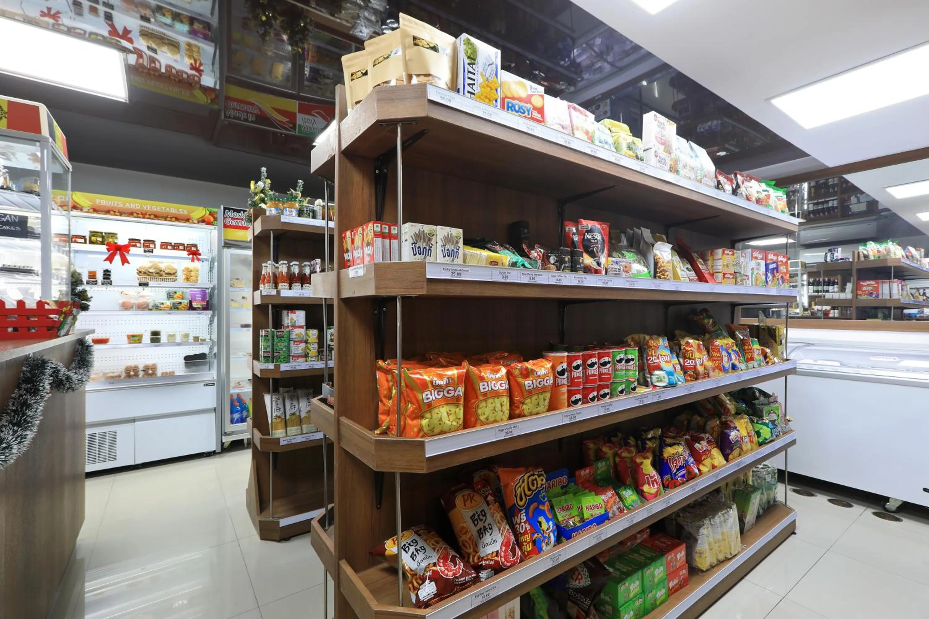 On-site shops in Nai Harn Condominium