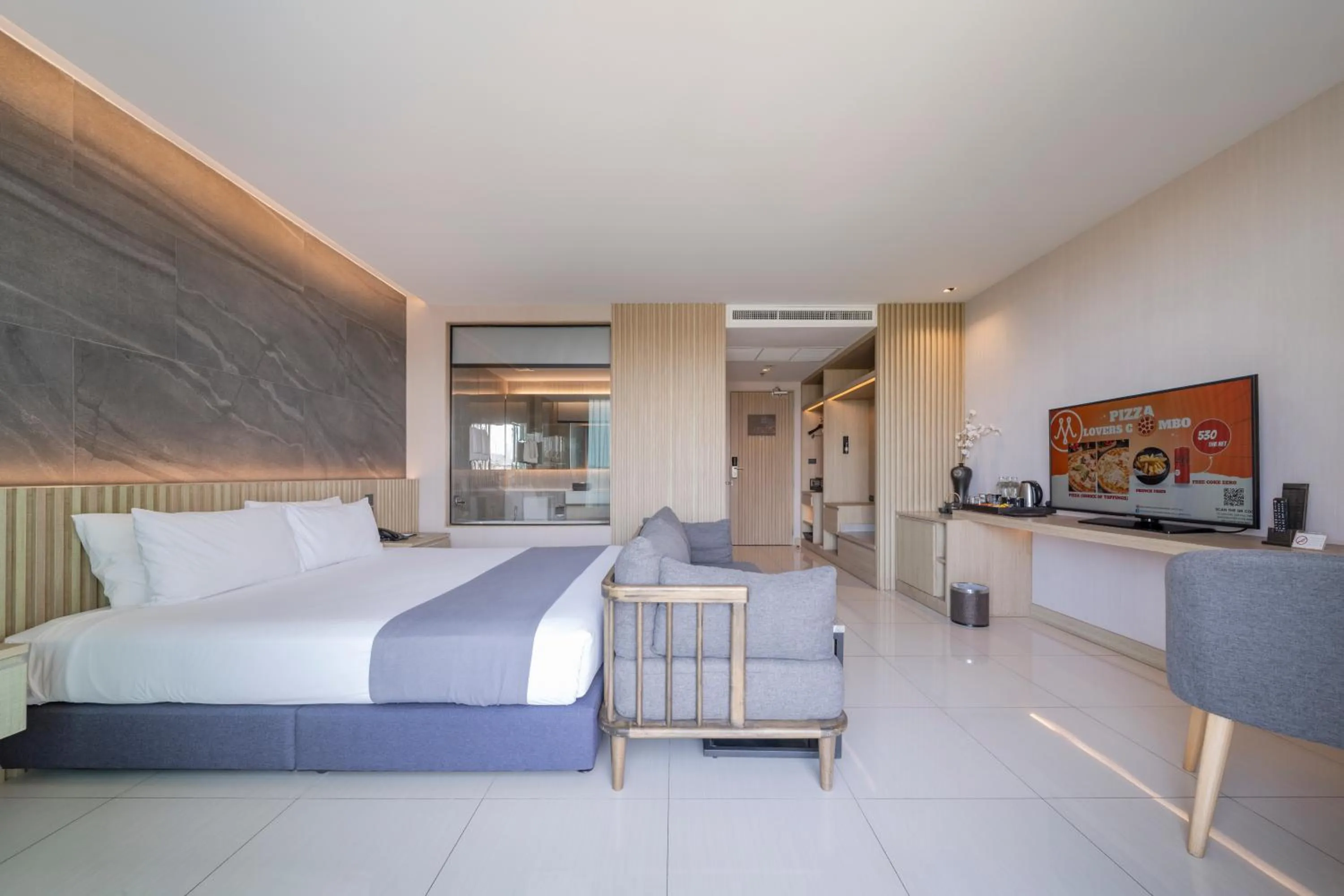 Bedroom, Bed in Mandarin Eastville, Pattaya - SHA Extra Plus