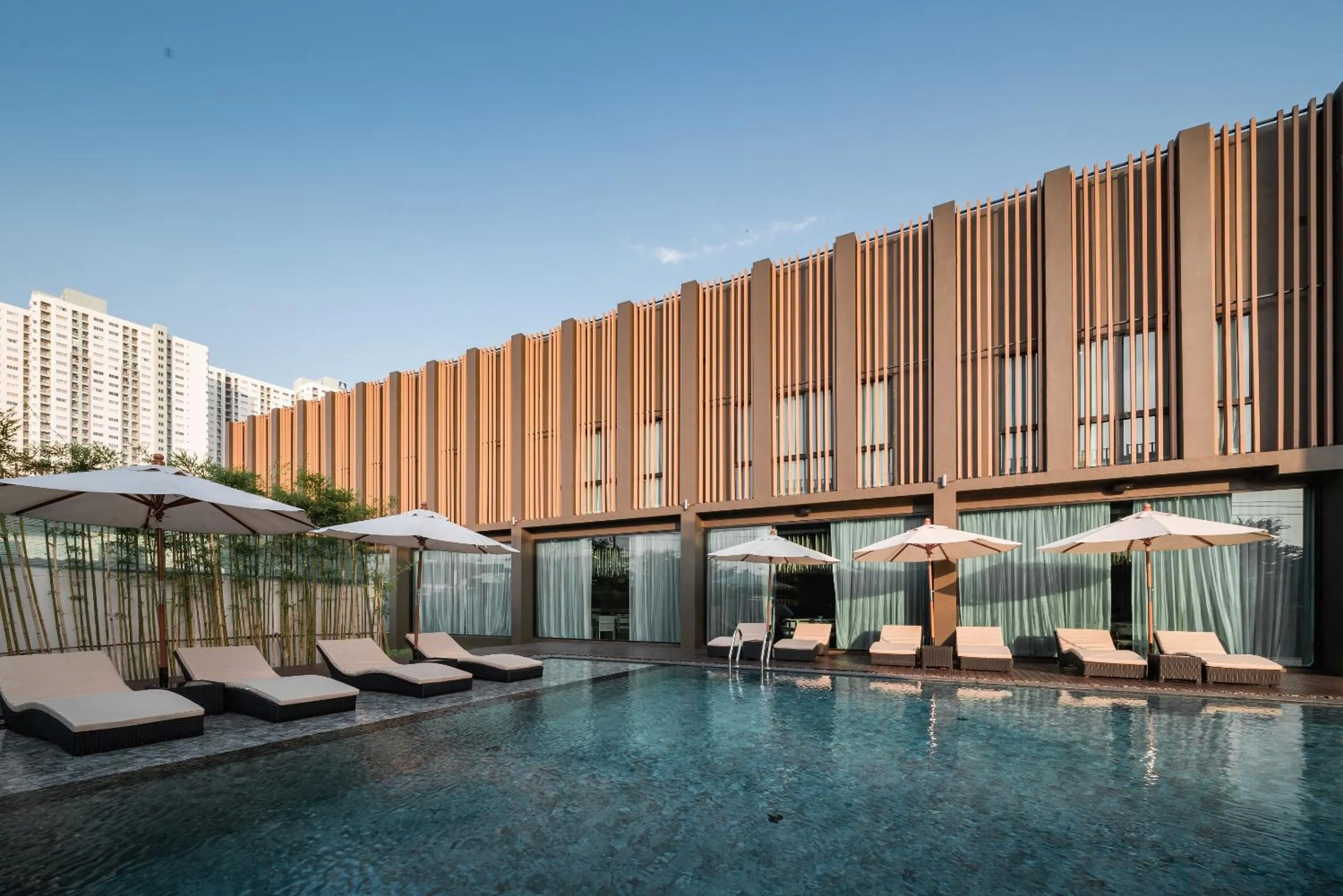 Swimming pool in Mandarin Eastville, Pattaya - SHA Extra Plus