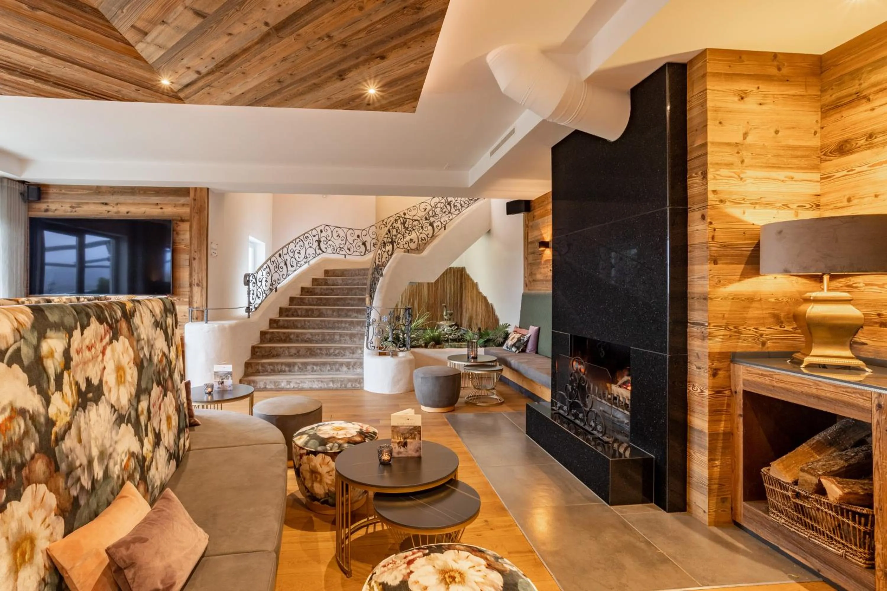 Communal lounge/ TV room in Natur- und Wohlfühlhotel Kastenholz