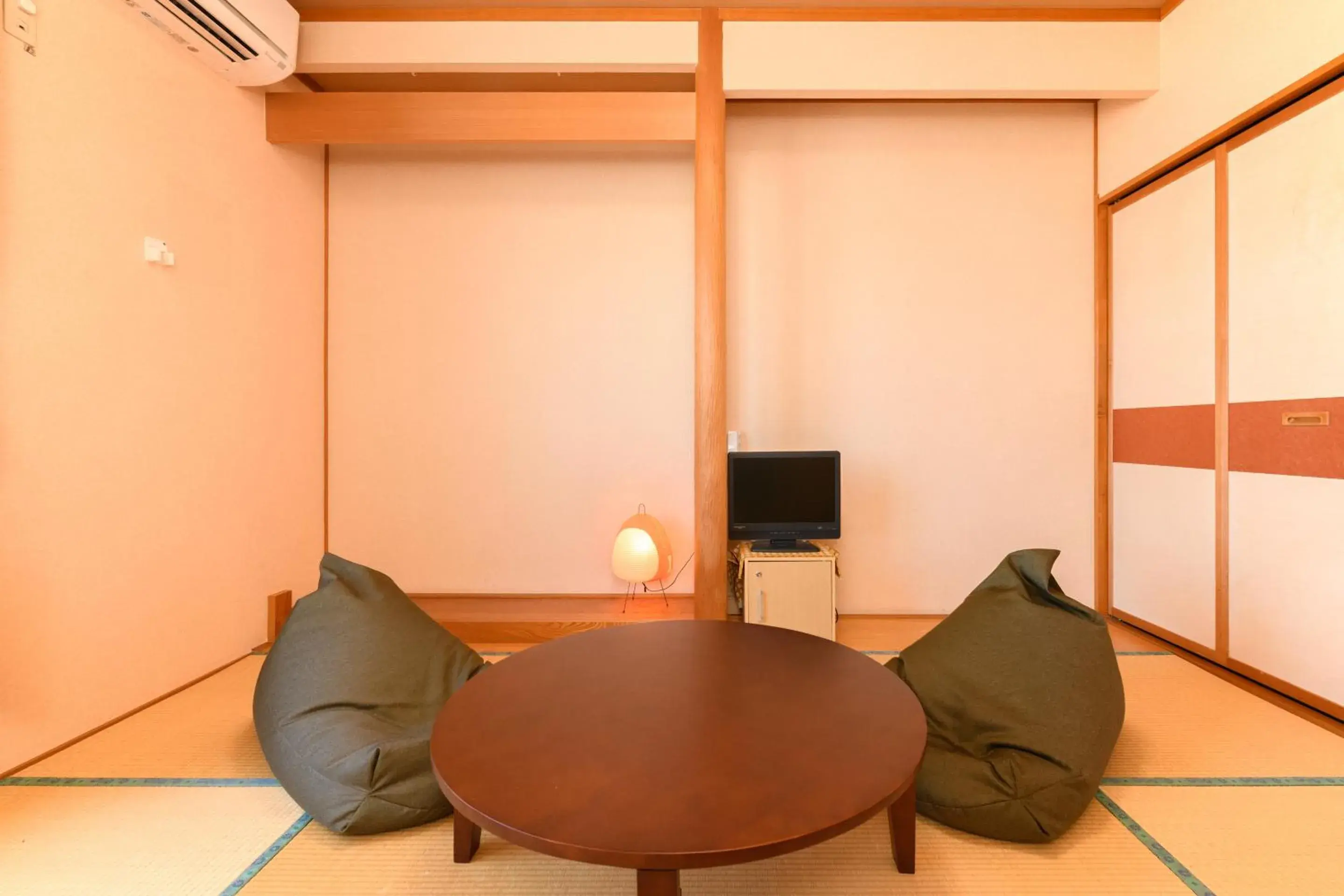 Basic Triple Room with Shared Bathroom - single occupancy in Tabist Odakeya Ryokan Kashiwazaki Basic Triple Room with Shared Bathroom - single occupancy in Tabist Odakeya Ryokan Kashiwazaki