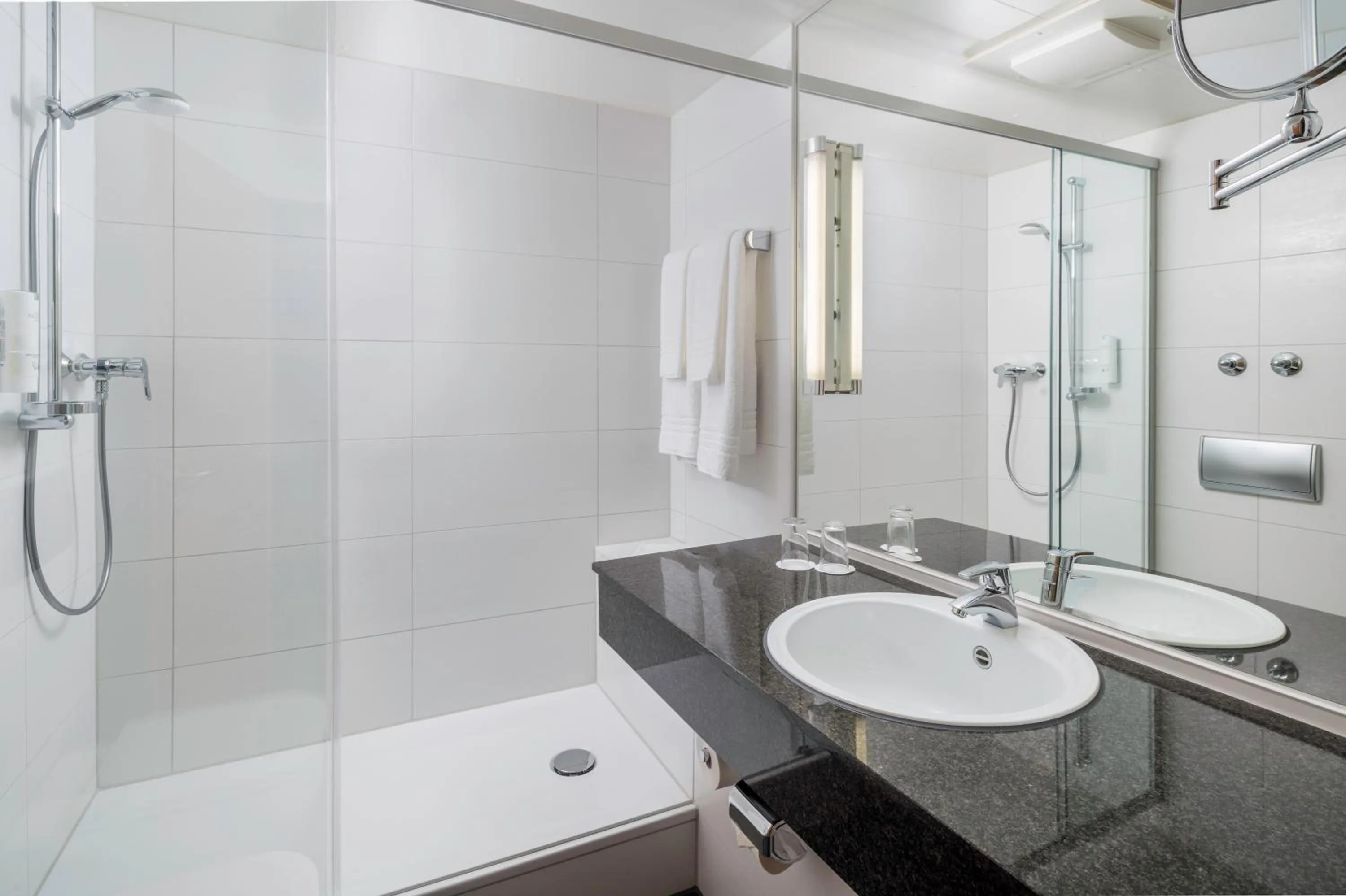 Bathroom in Best Western Plus Hotel Fellbach-Stuttgart