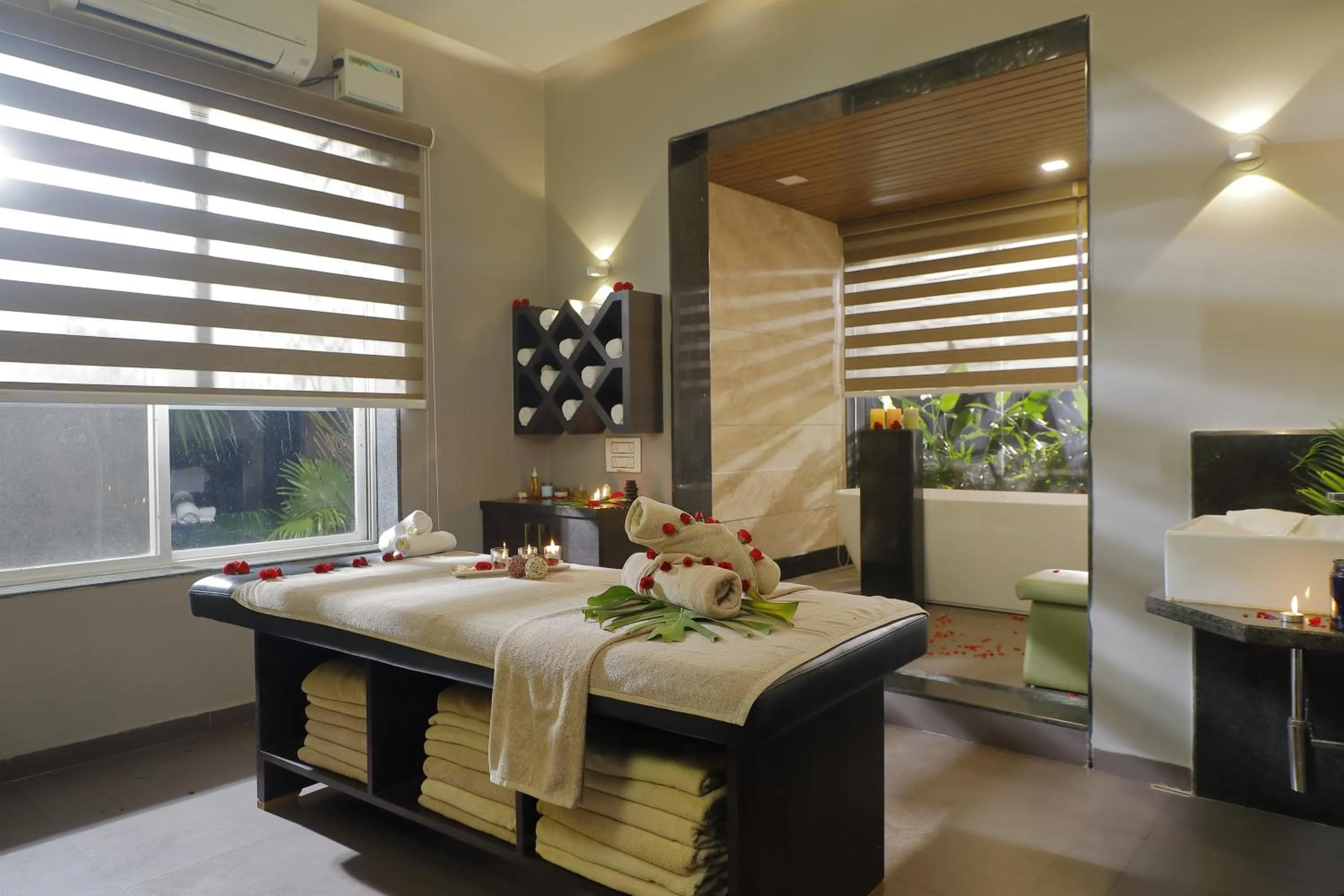 Massage, Bed in Whistling Woodzs Resort