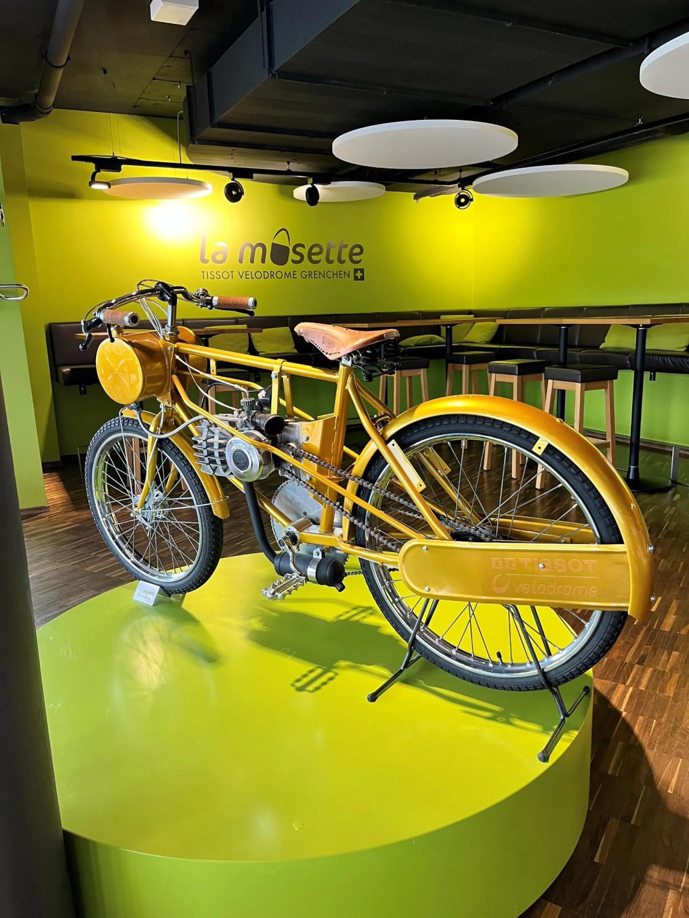 Restaurant/places to eat in Omnium Sport Hotel