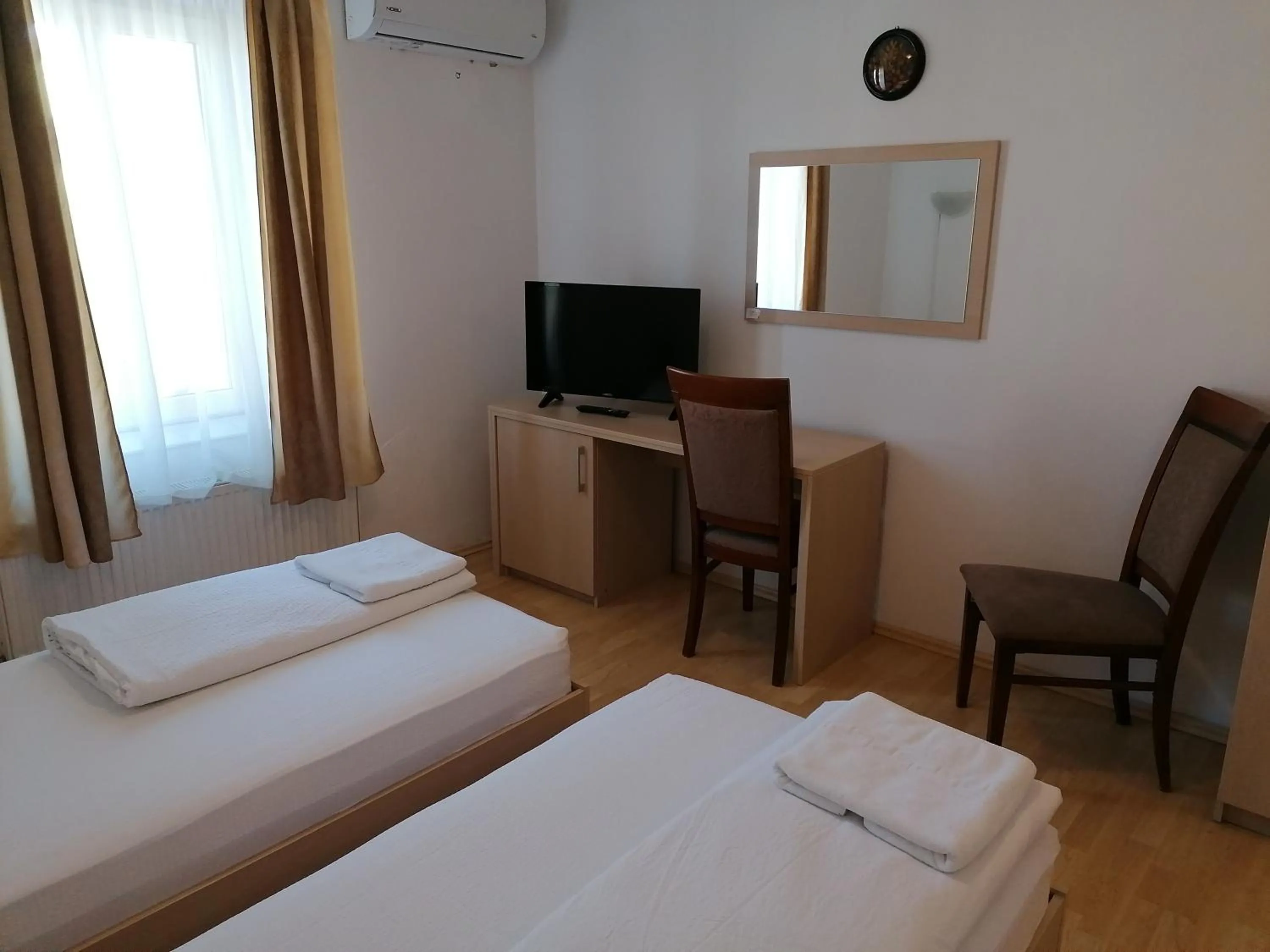 Photo of the whole room, Bed in Casa La Fayette