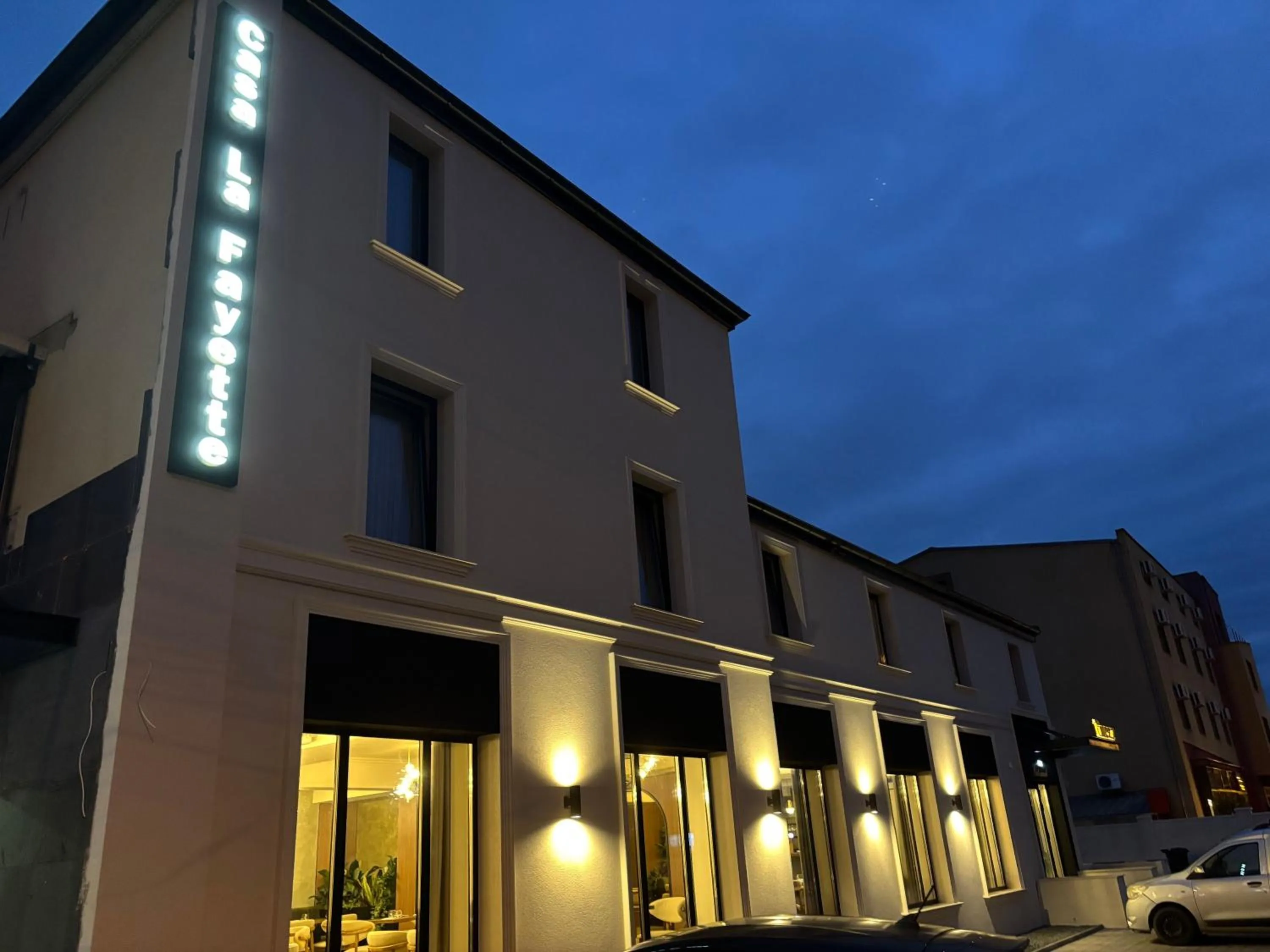 Property building in Casa La Fayette