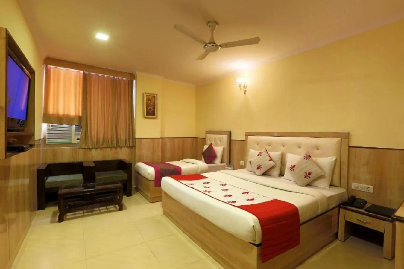 Bed in Hotel Castle Blue New Delhi Near IGI Airport