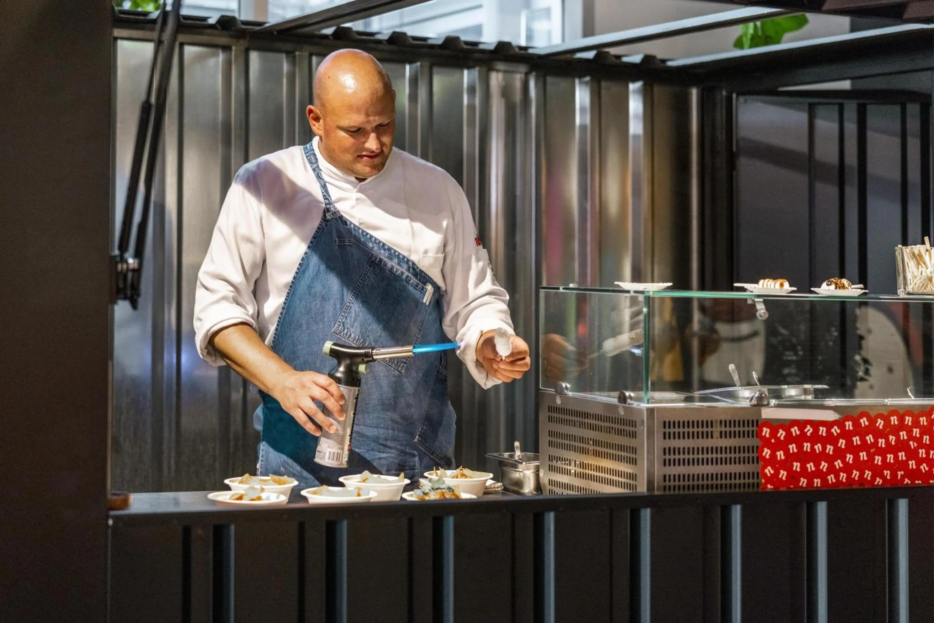 Restaurant/places to eat in nhow Rotterdam