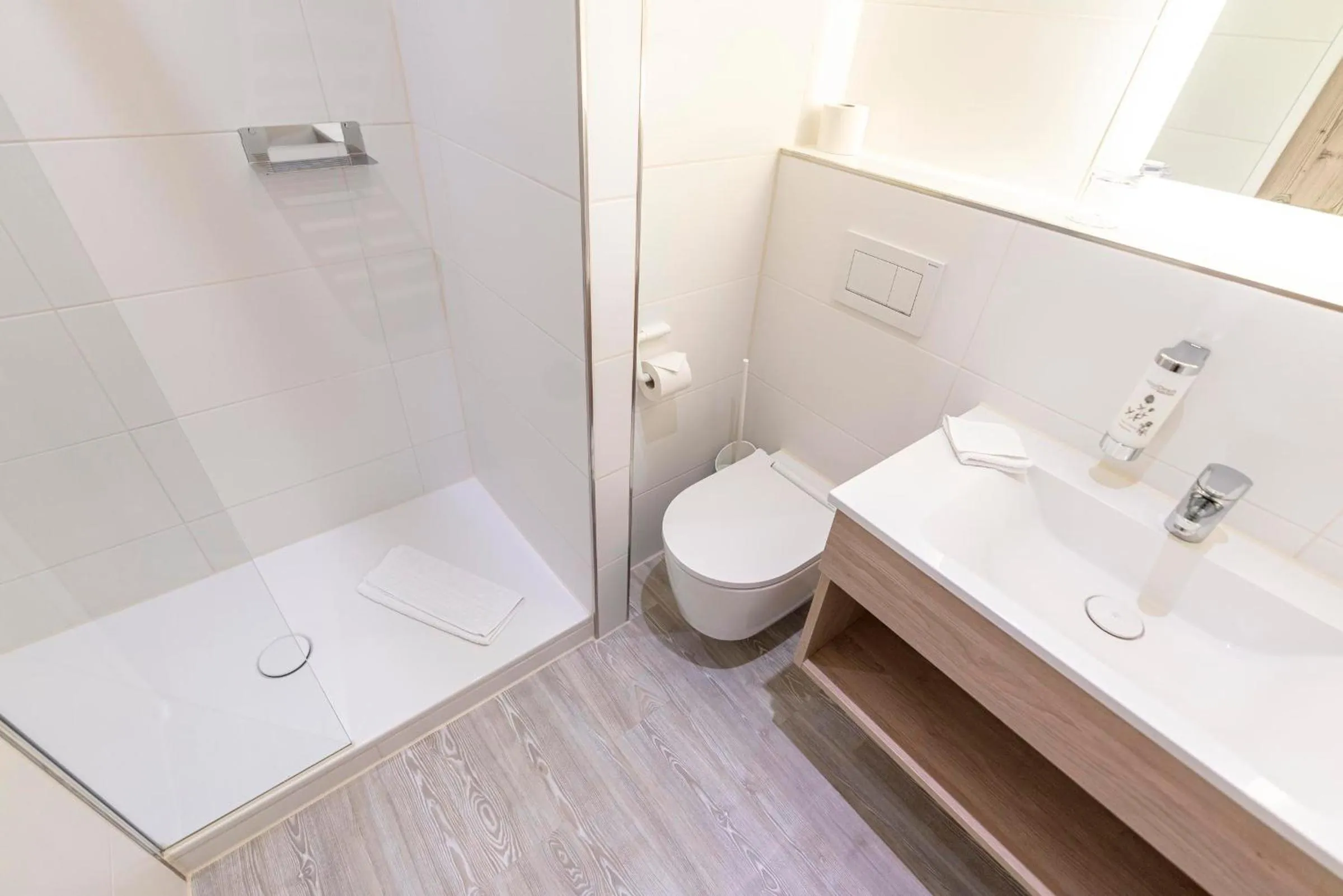 Shower in Hotel Dirsch Wellness & Spa Resort