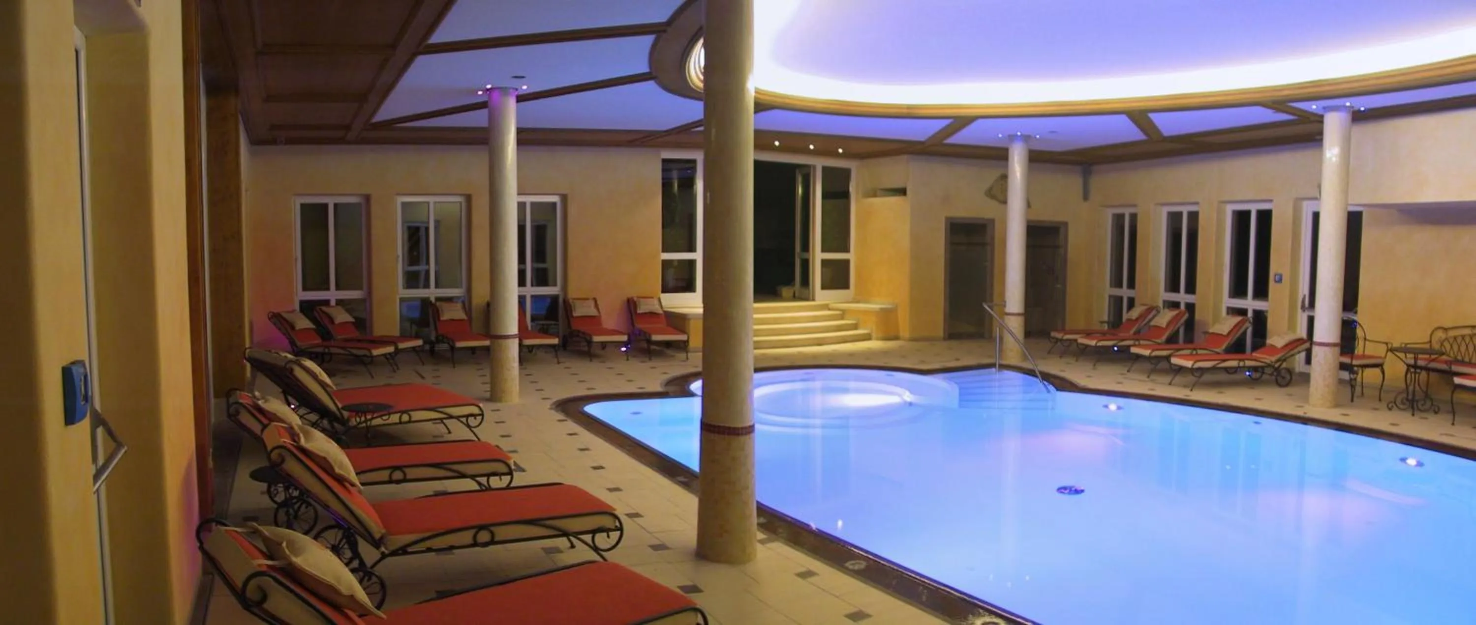 Swimming pool in Hotel Dirsch Wellness & Spa Resort