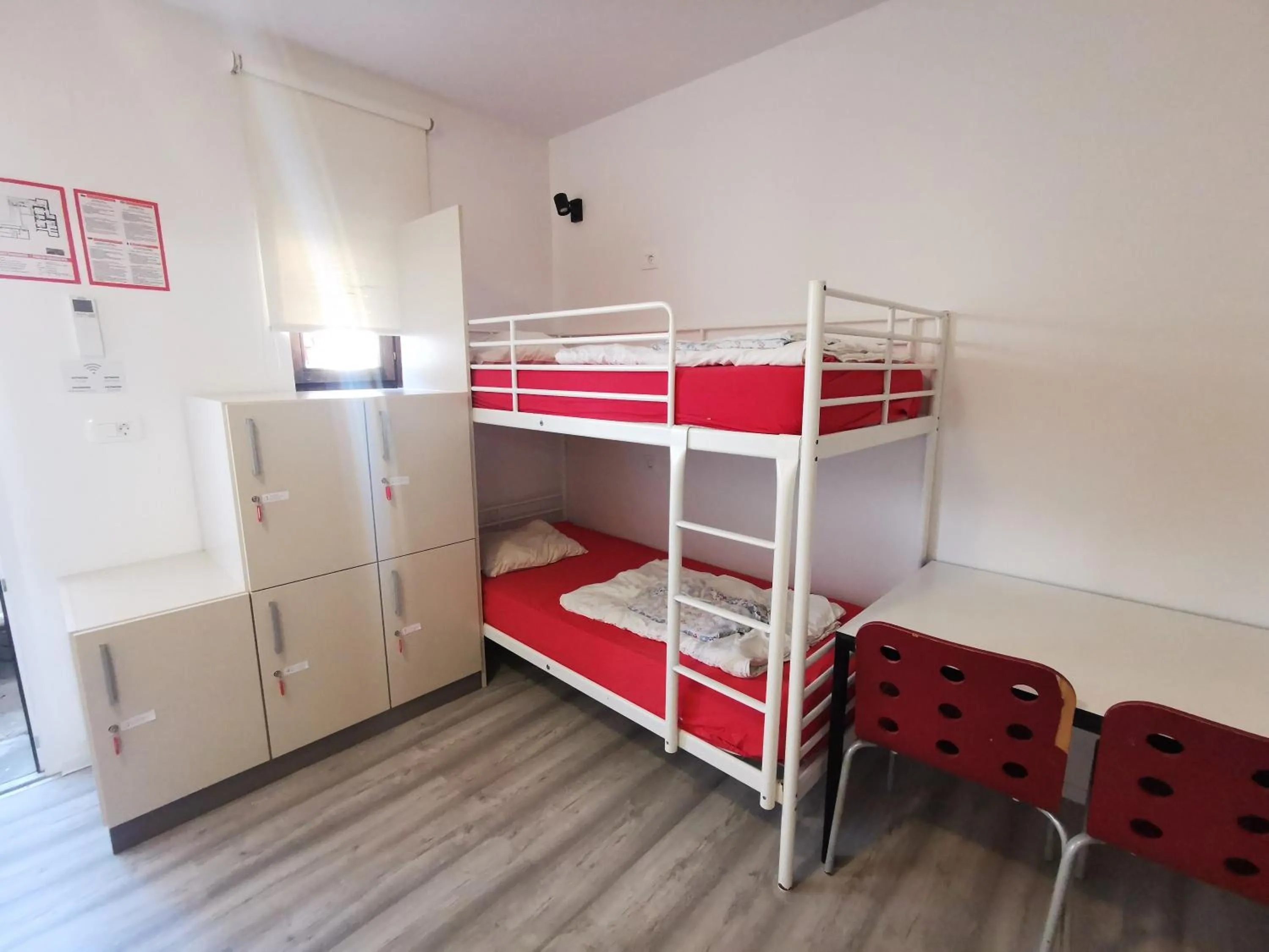 bunk bed, Bed in Most Hostel