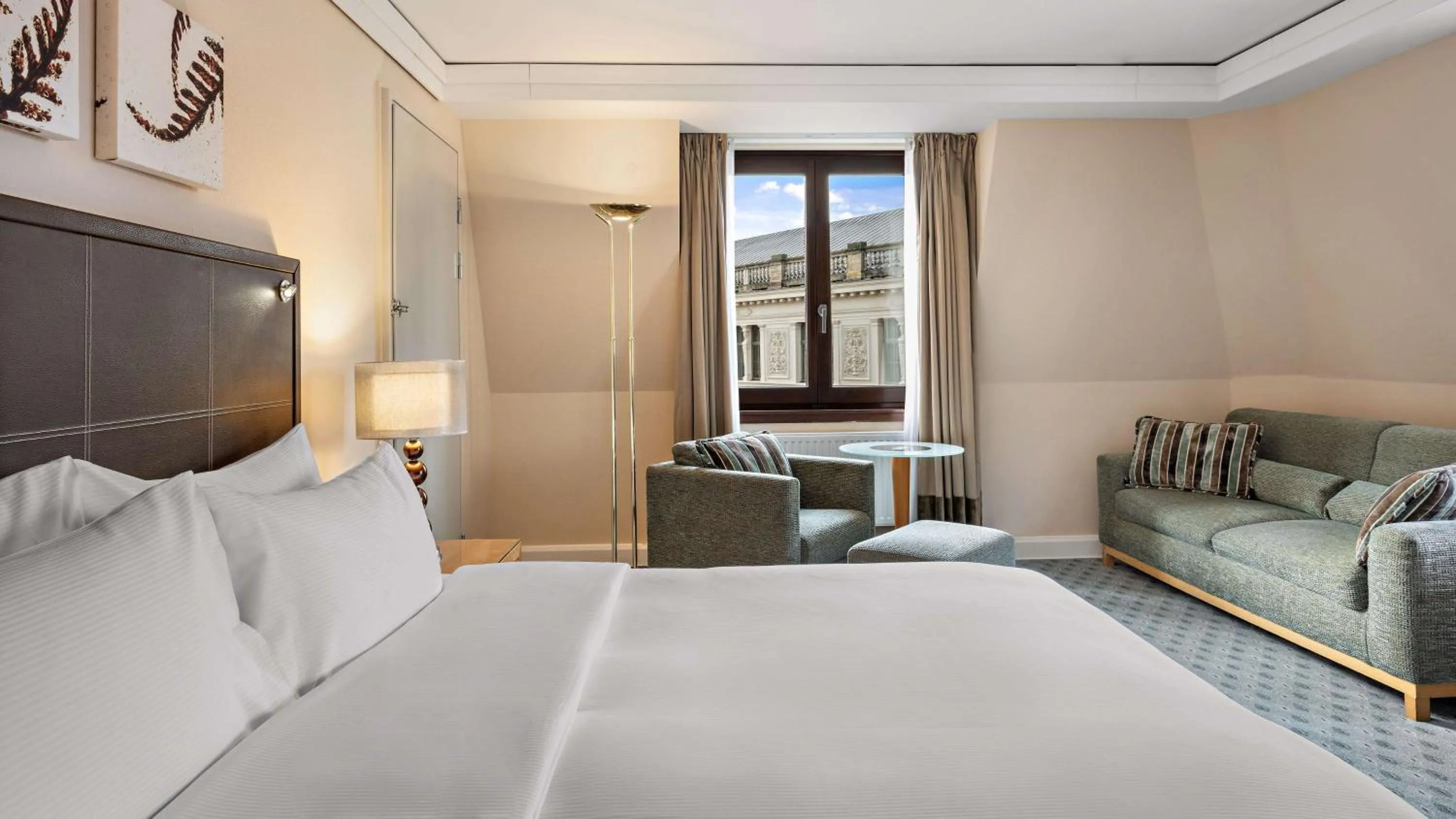 Bed in Hilton Dresden an der Frauenkirche