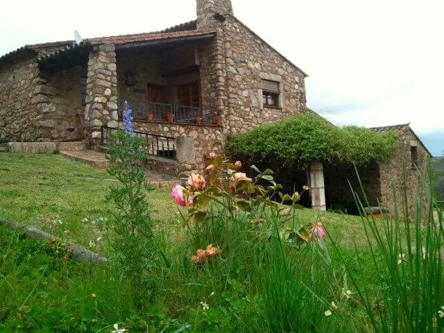 Apartamentos Rurales La Macera ****
