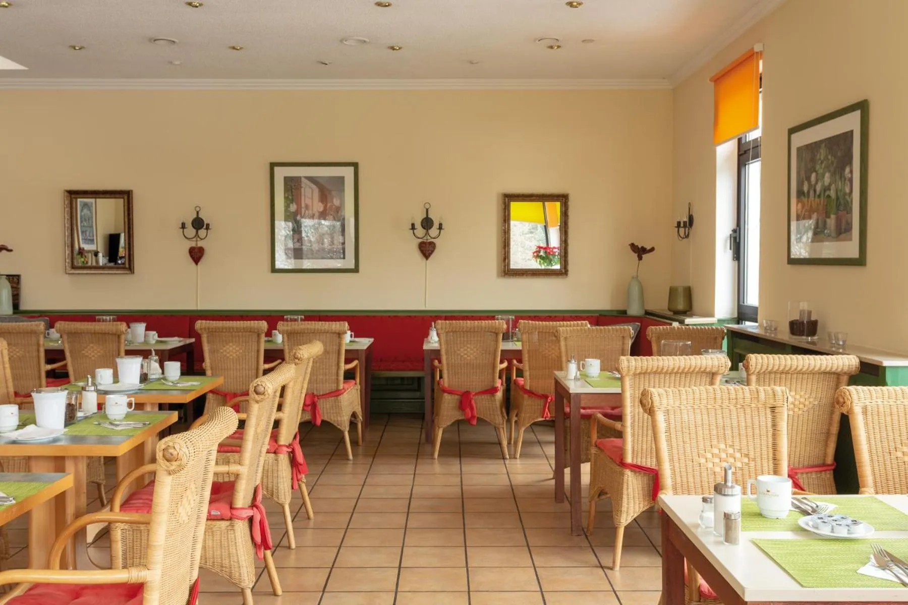 Restaurant/places to eat in Hotel Tannenhof Haiger