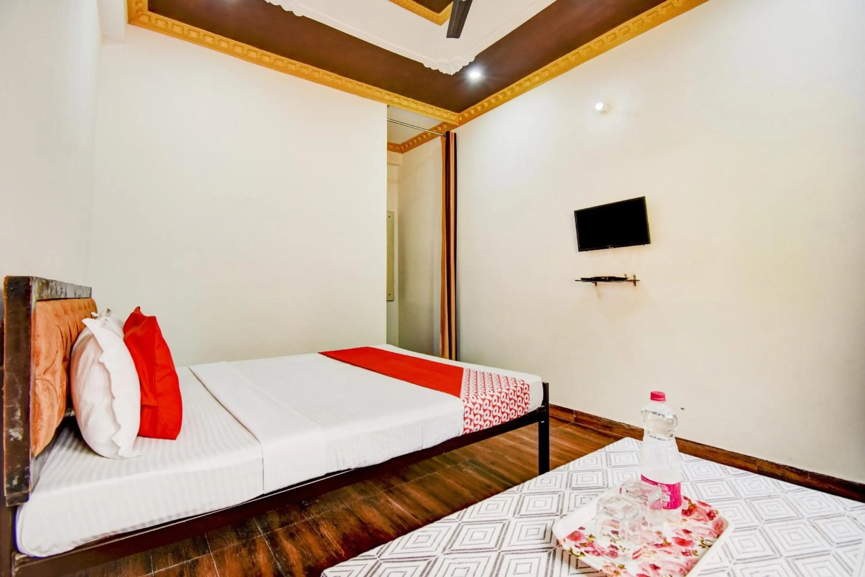 Bedroom, Bed in Hotel O by OYO Pine Tree