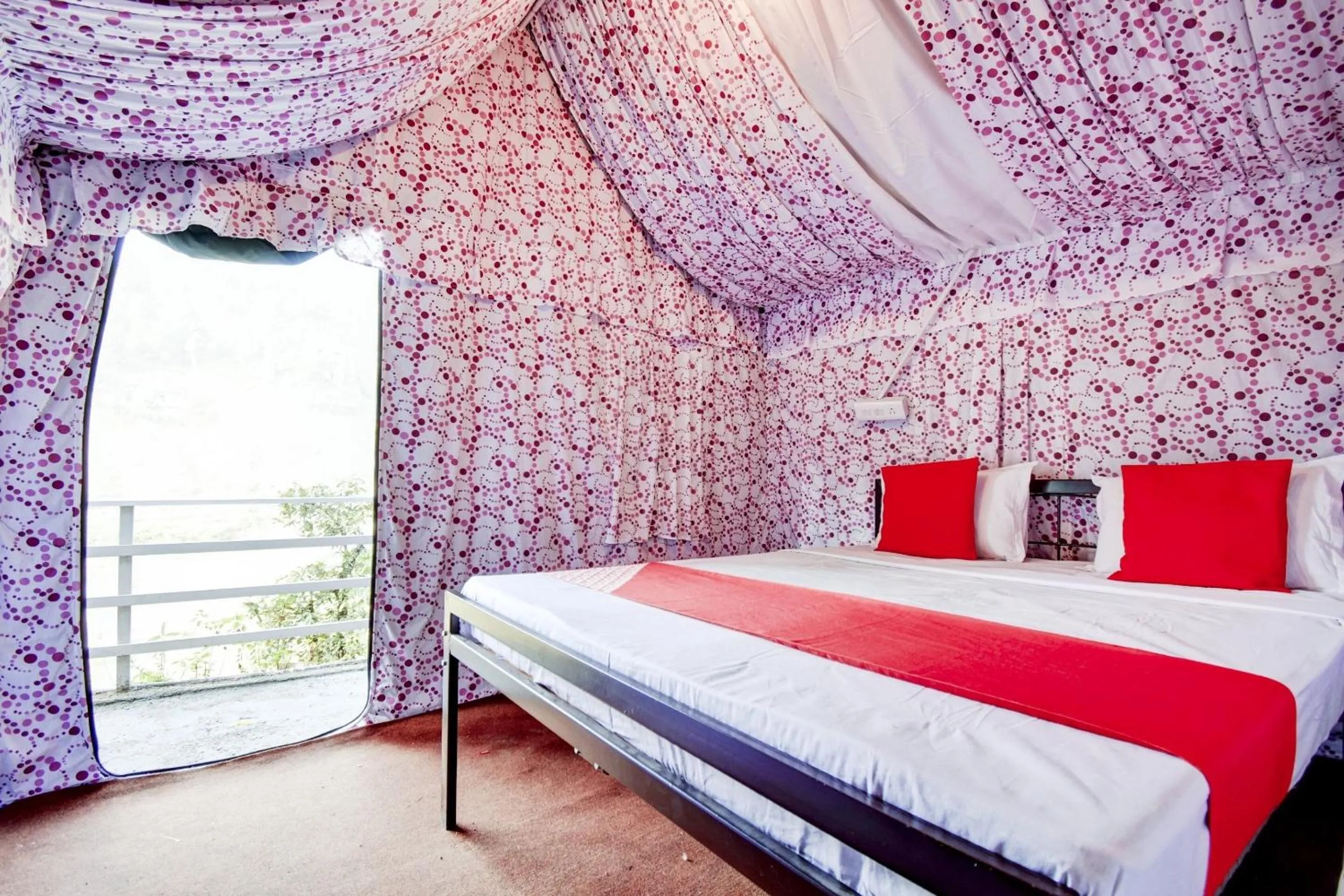 Bedroom in Hotel O by OYO Pine Tree