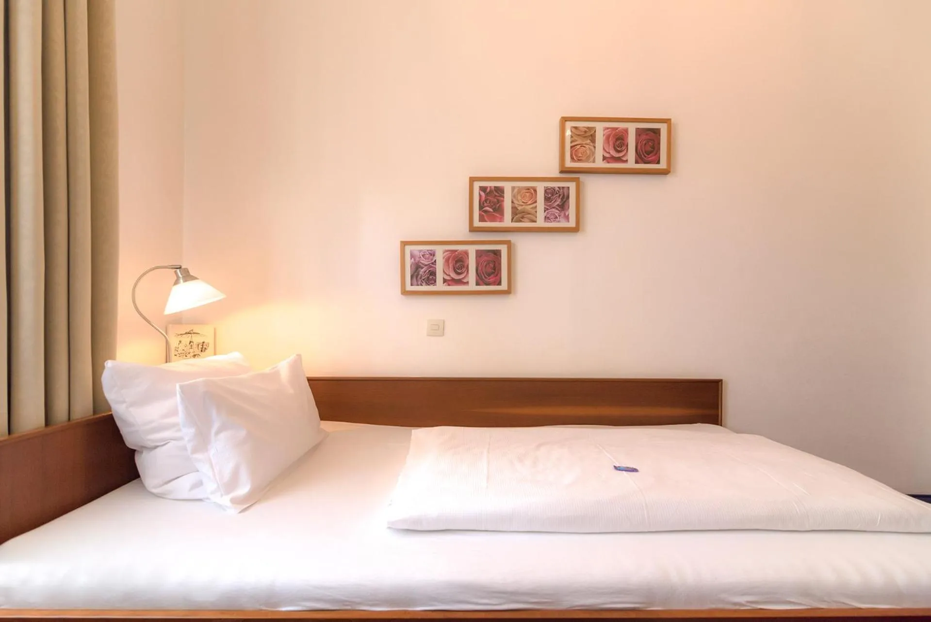 Photo of the whole room, Bed in Hotel Etol - Superior