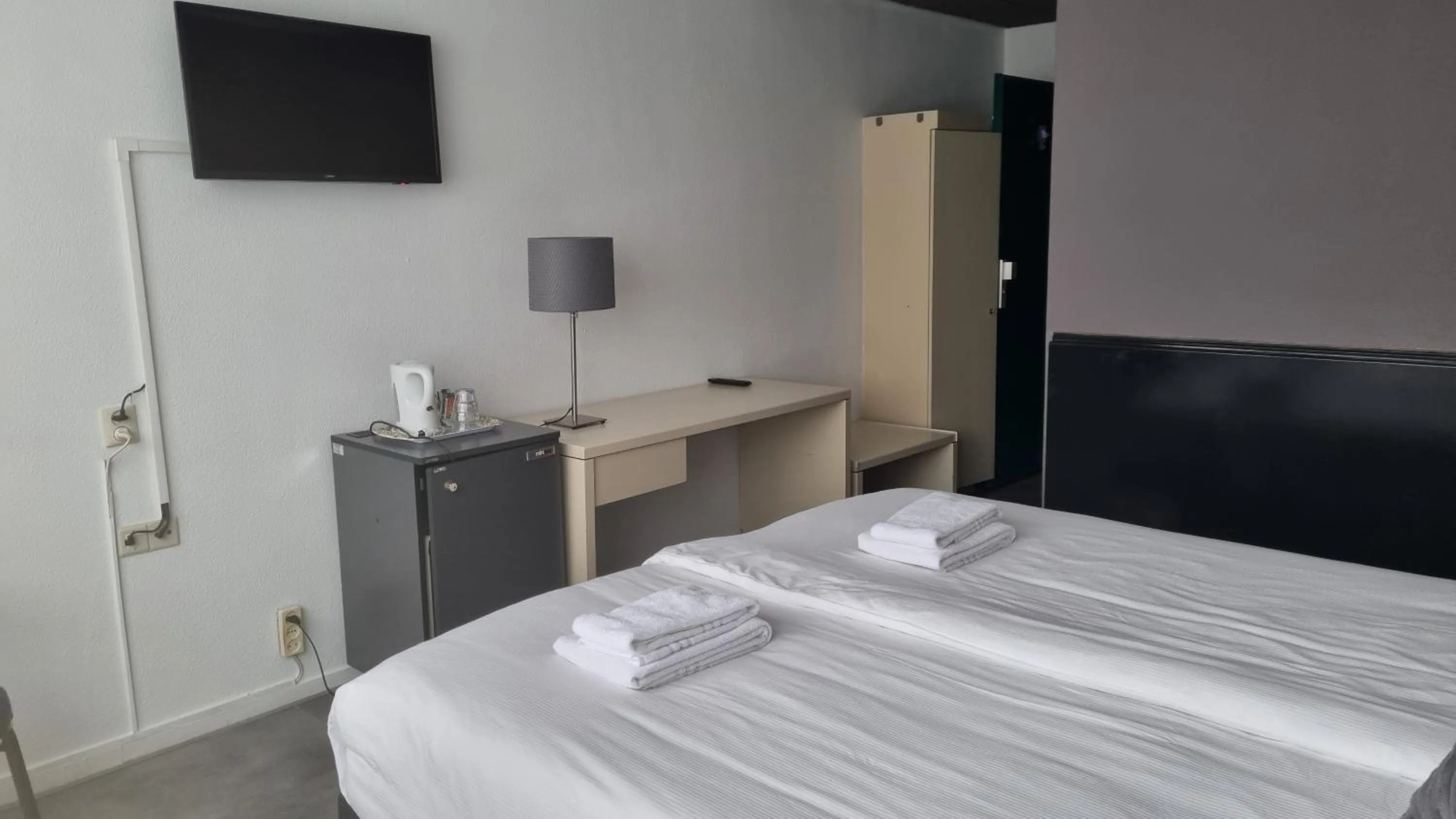 TV and multimedia, Bed in City Hotel Winschoten