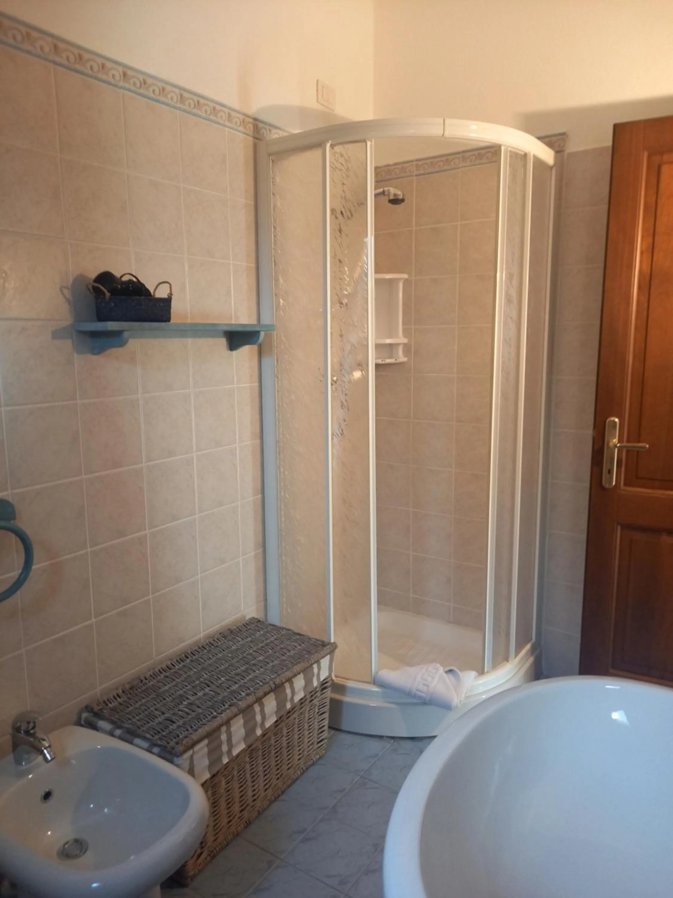 Shower in L'Alloggio-Not just rooms