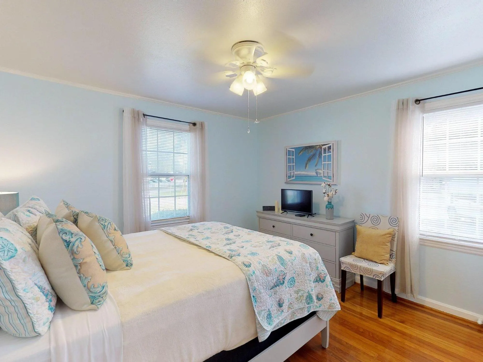 Bed in Thunderbolt Cottage