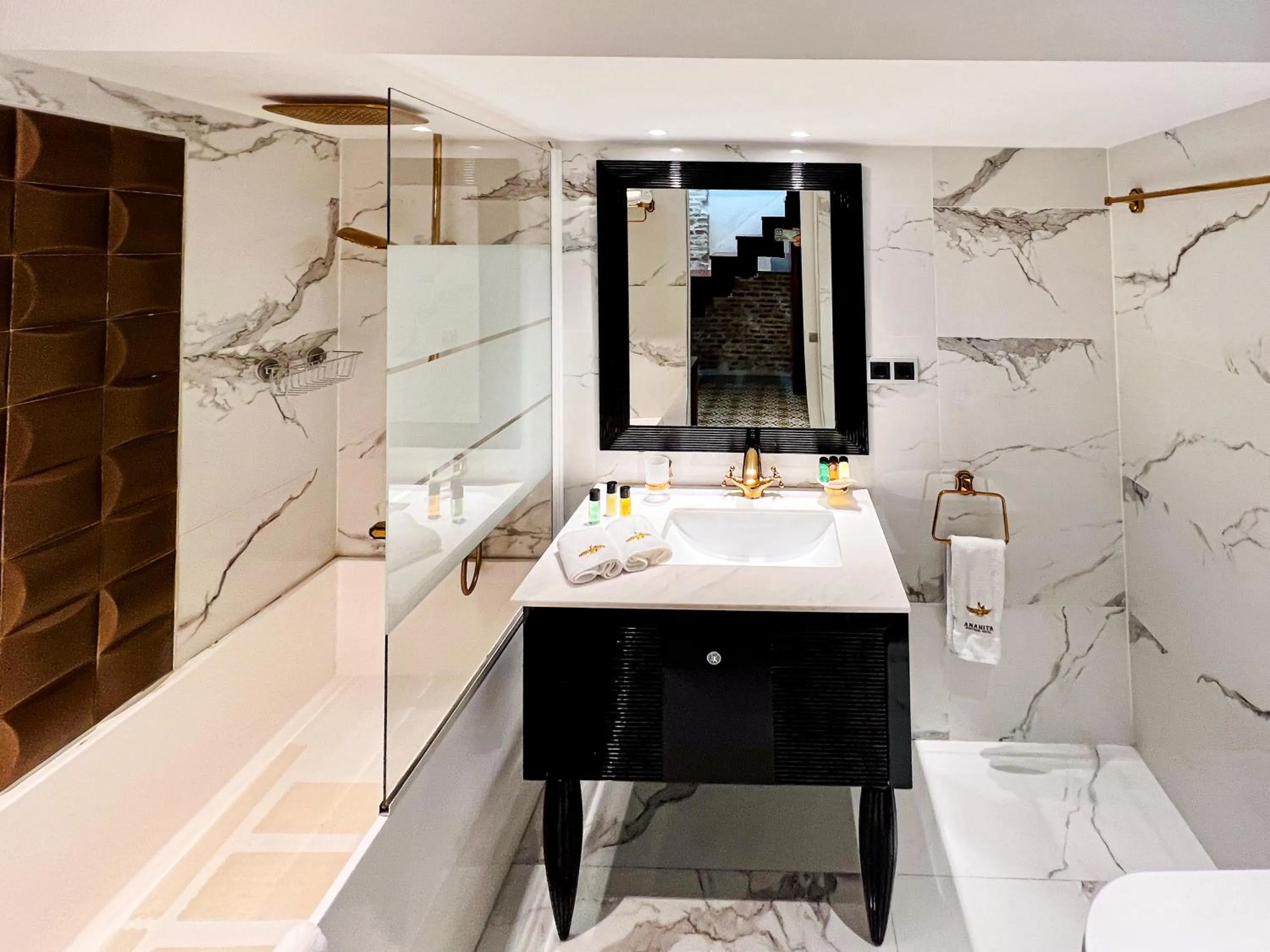 Shower in Anahita Boutique Hotel