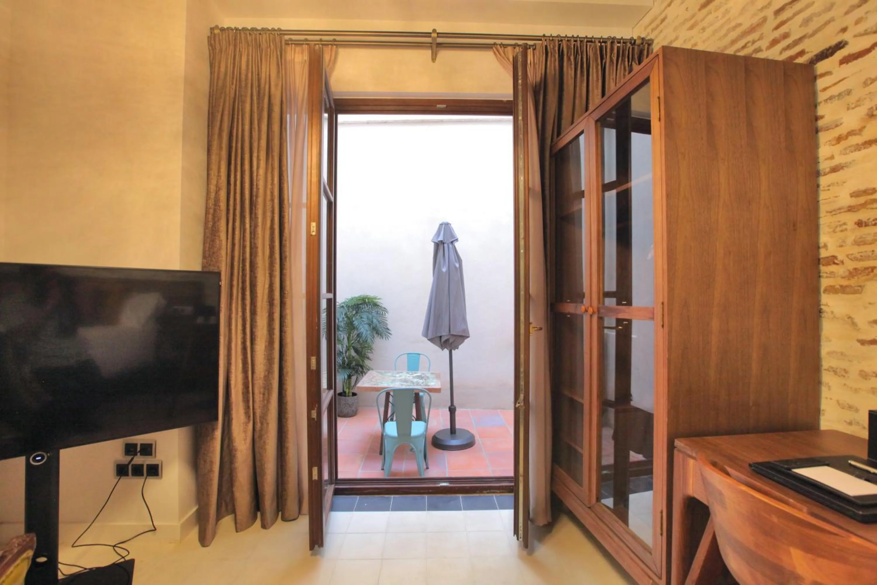 Property building in Anahita Boutique Hotel