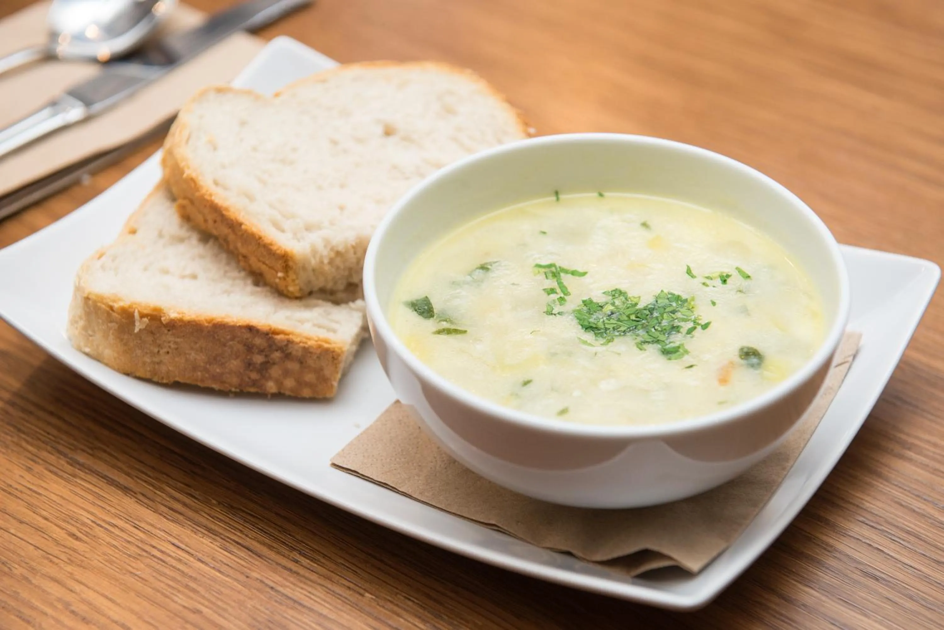 Food and drinks in Babbity Bowsters