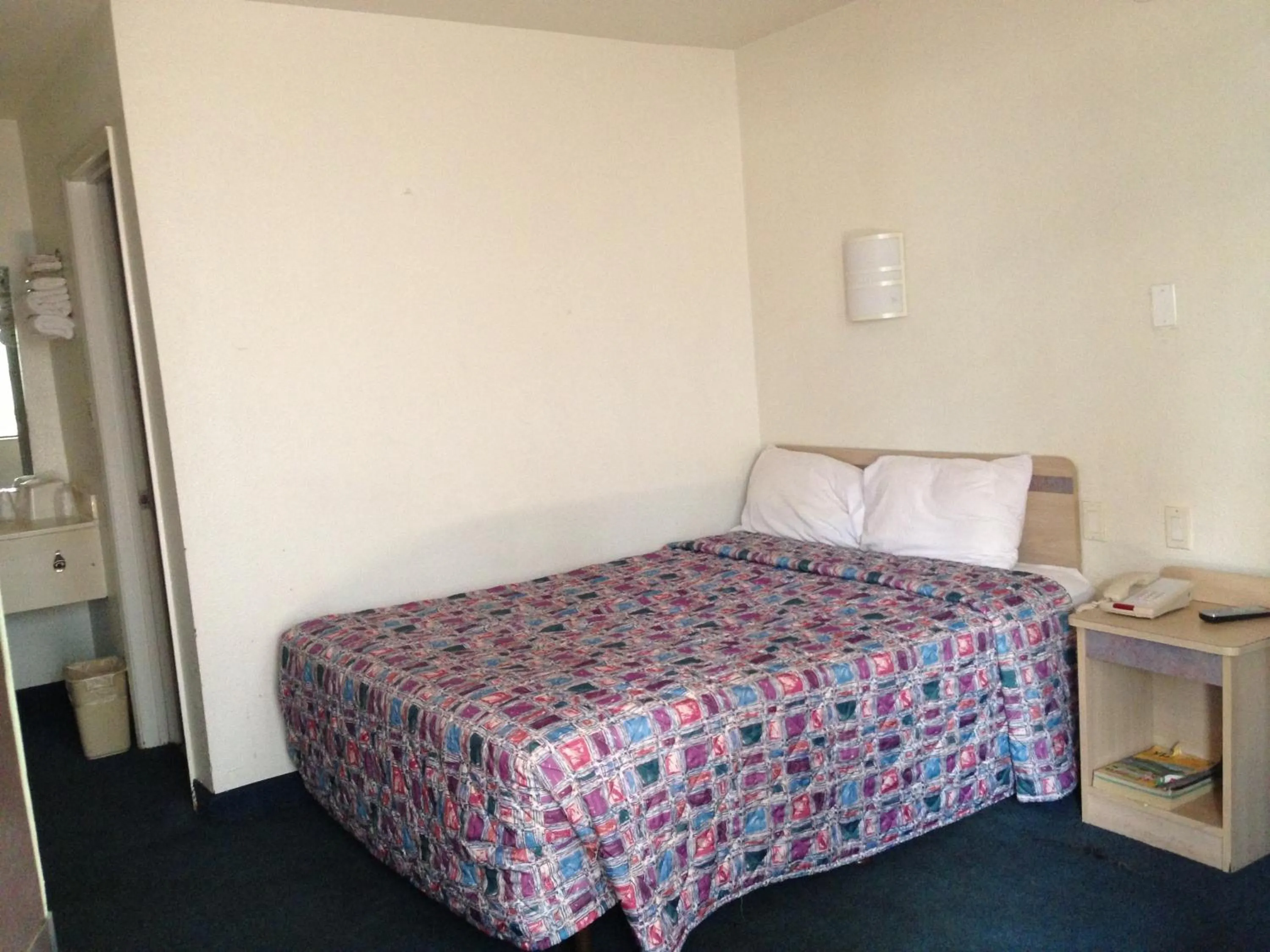 Bed in Relax Inn Forth Worth