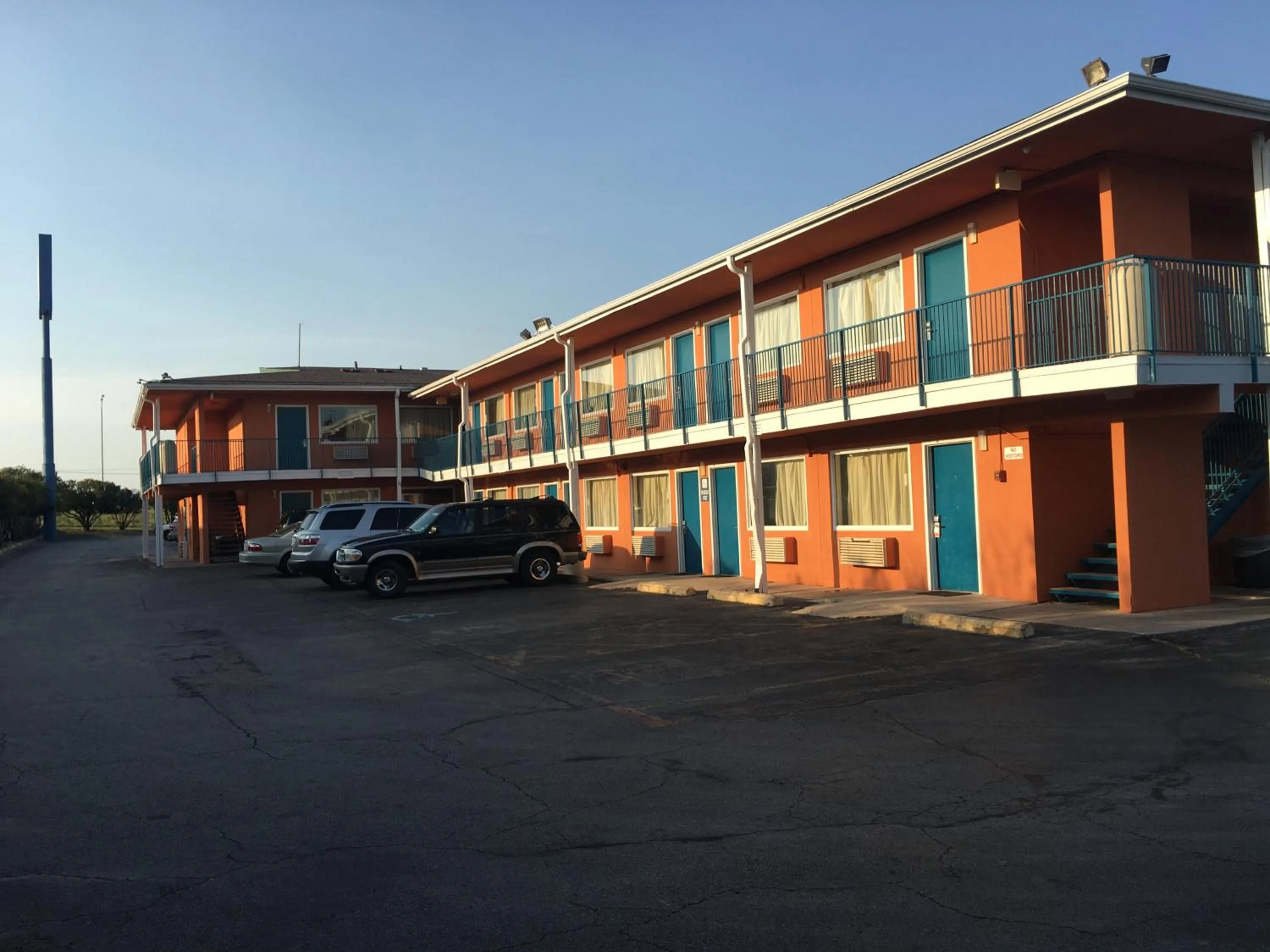 Property building in Relax Inn Forth Worth