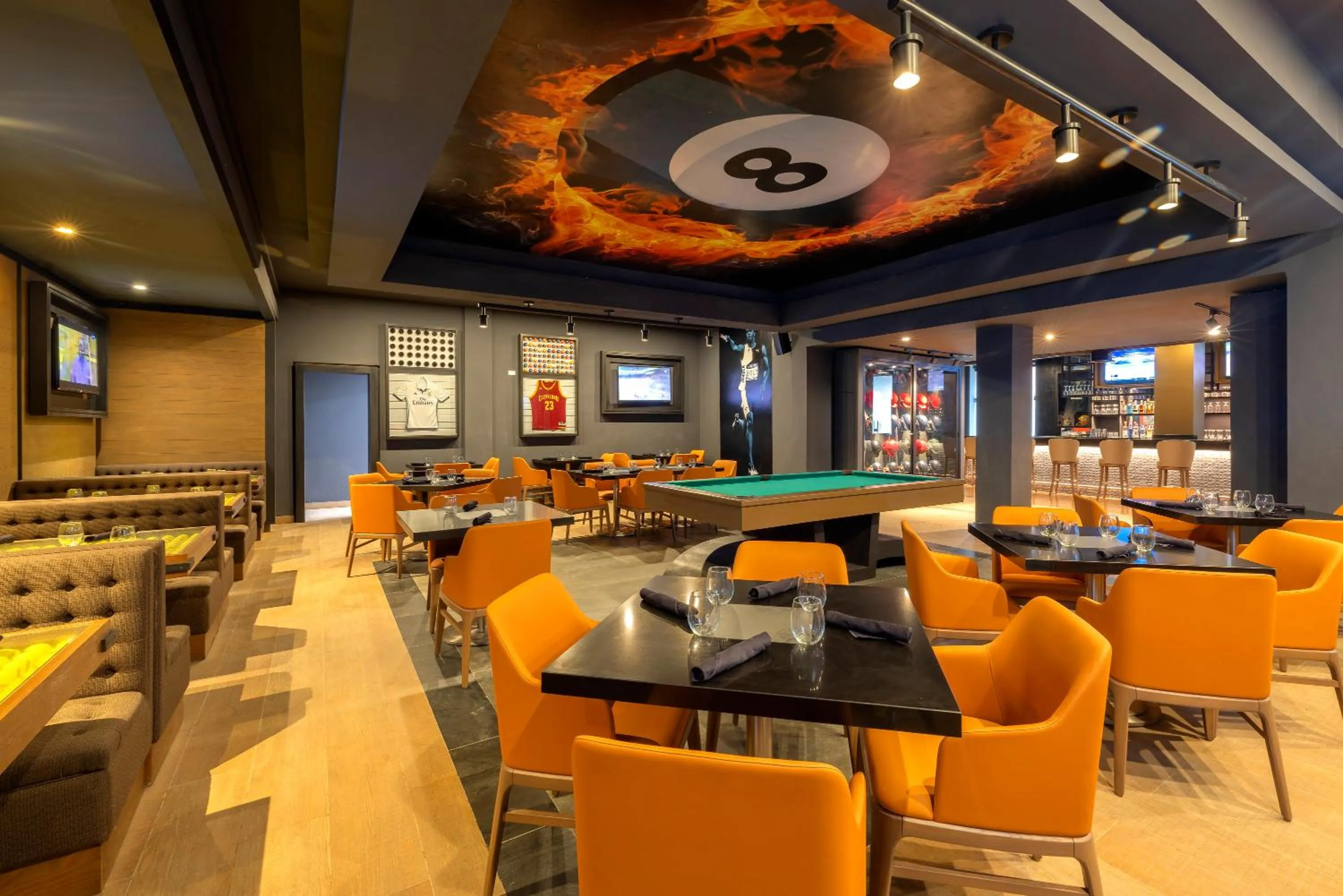 Lounge or bar in Royalton Hideaway Blue Waters, An Autograph Collection All-Inclusive Resort - Adults Only