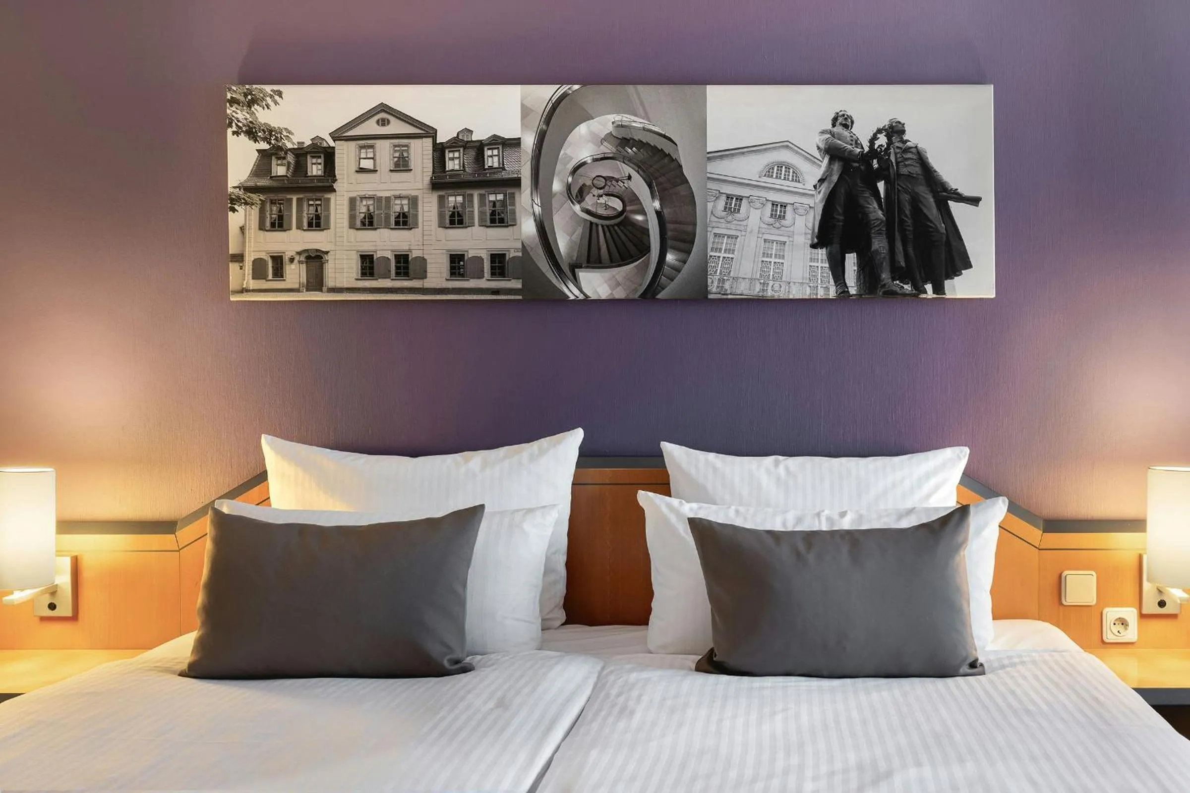 Photo of the whole room, Bed in Leonardo Hotel Weimar