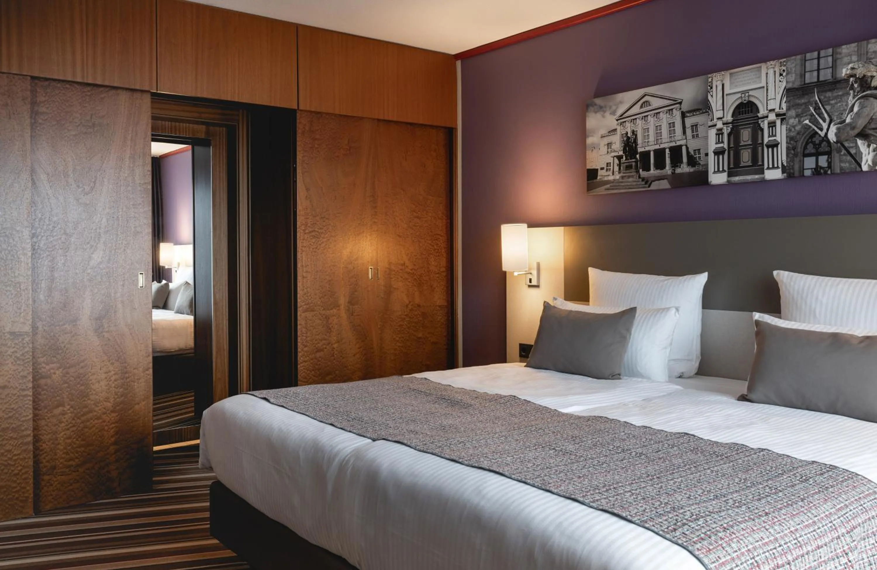 Photo of the whole room, Bed in Leonardo Hotel Weimar