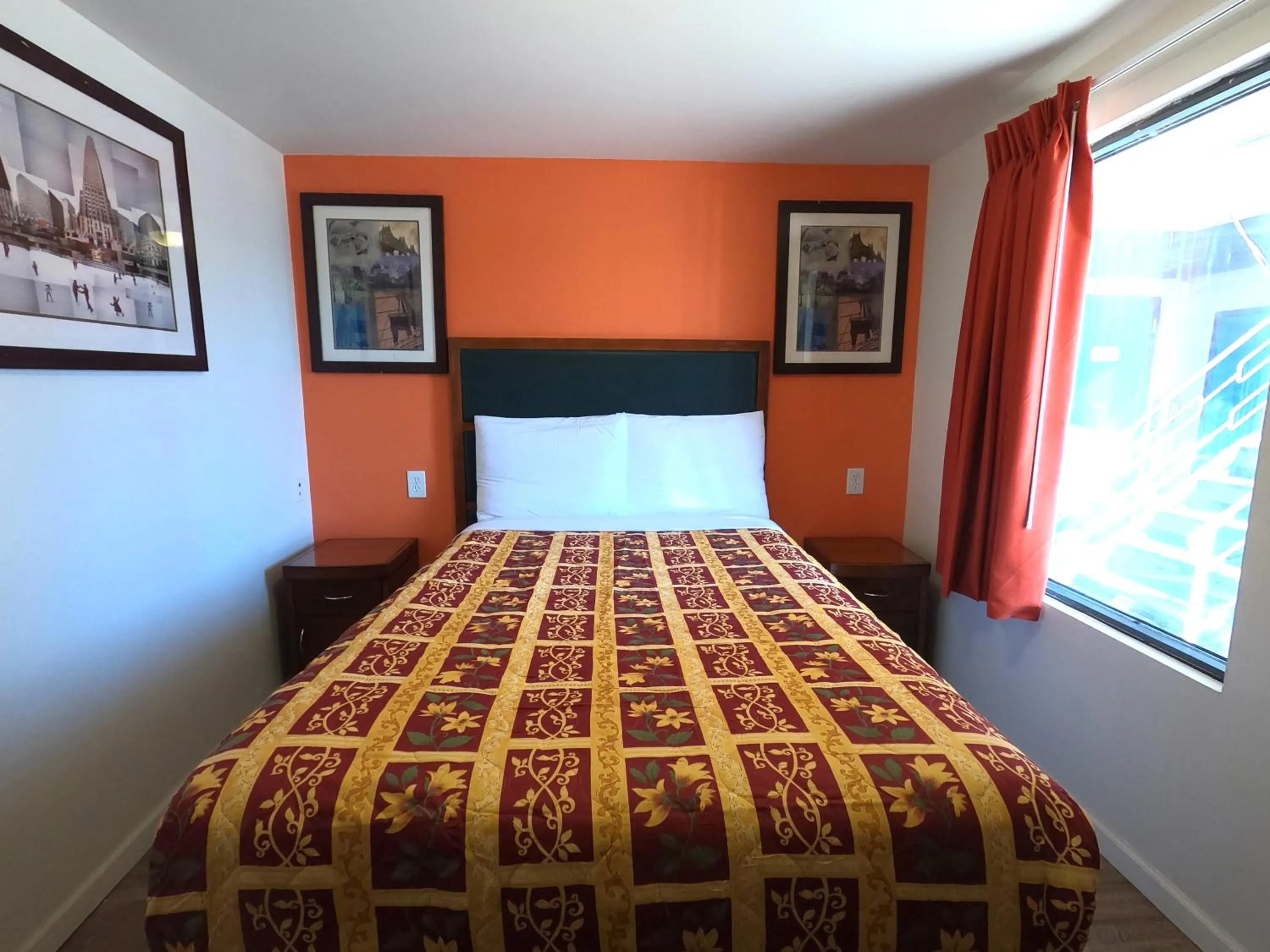 Bed in Rest Inn - Elizabeth