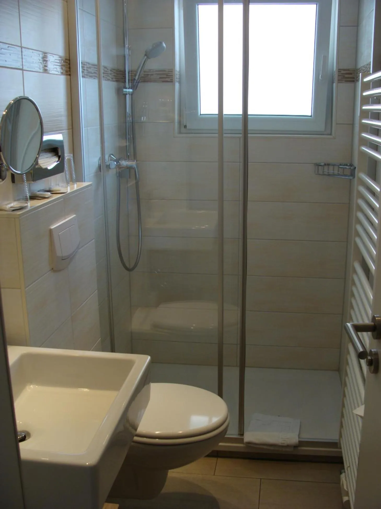 Shower in Hotel Löhr