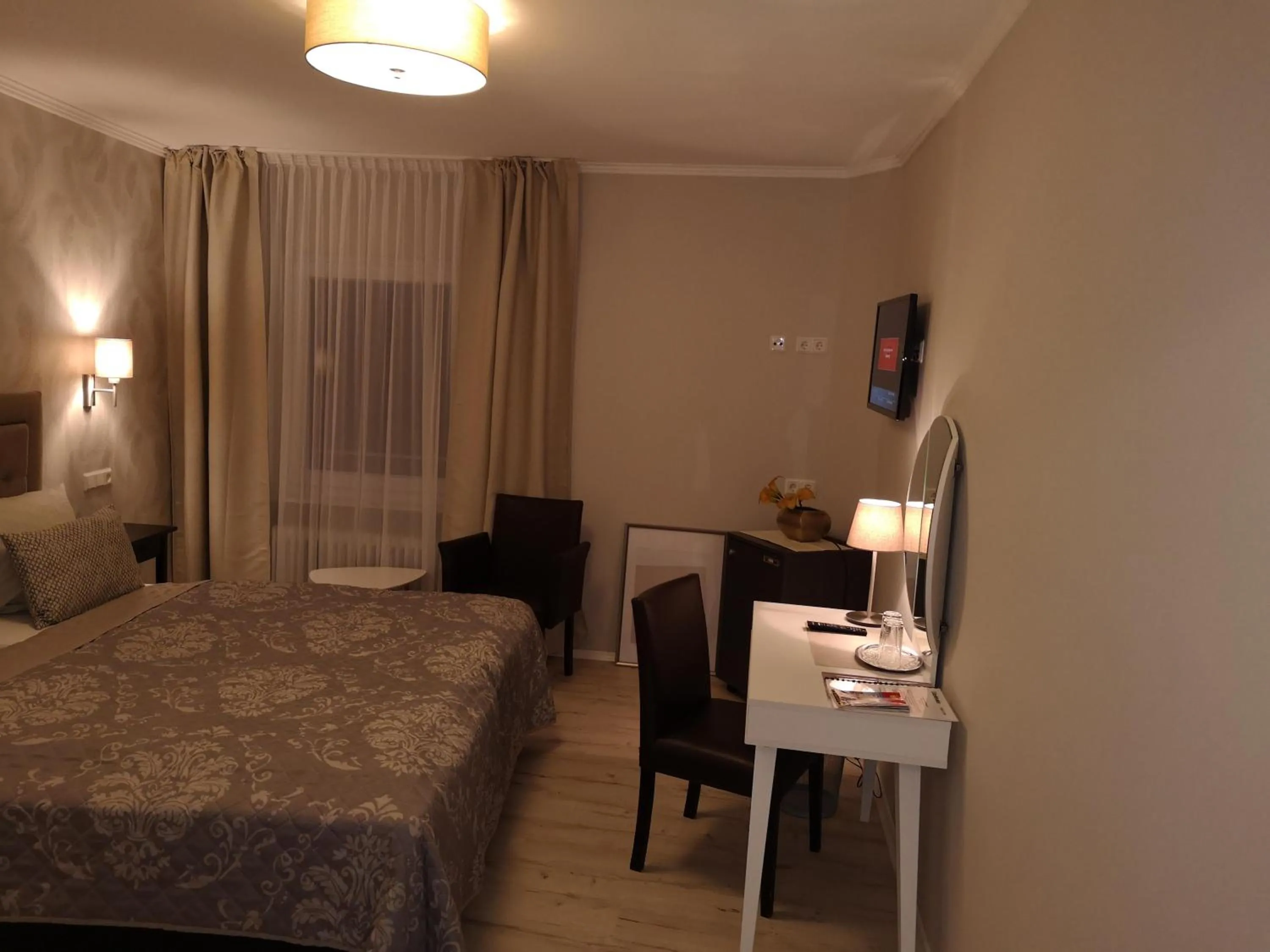 Photo of the whole room, Bed in Hotel Löhr