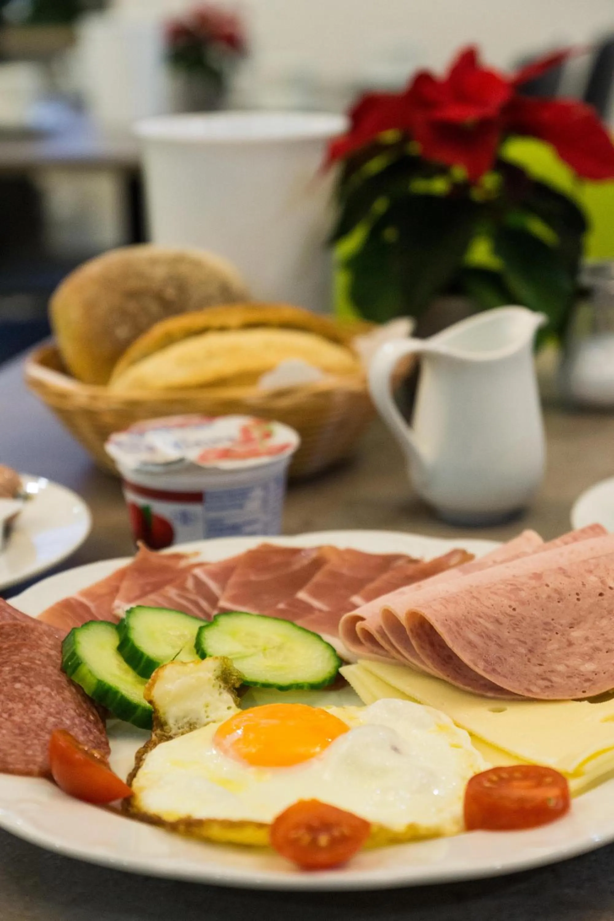 Buffet breakfast in Hotel Löhr