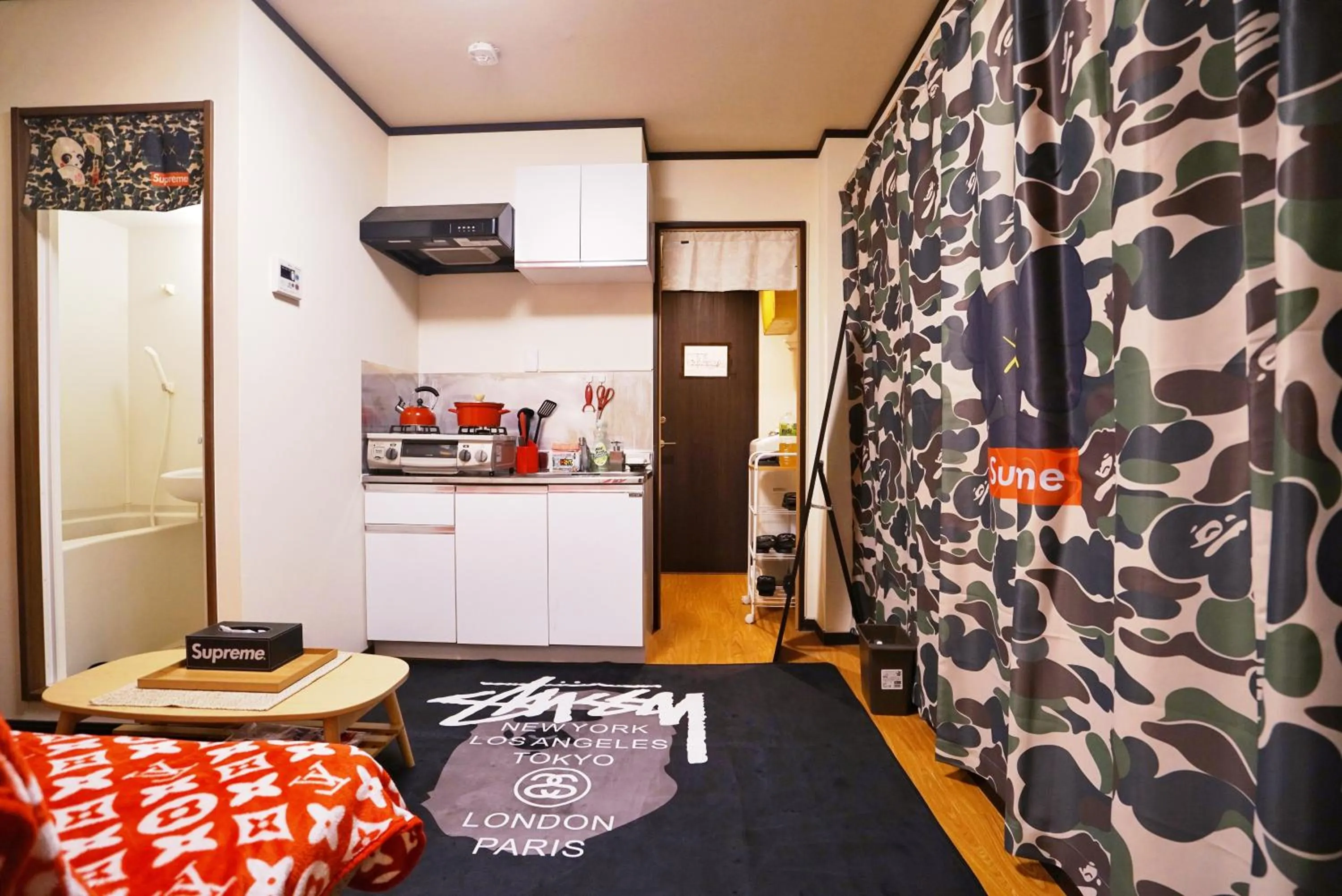 Kitchen or kitchenette, Bed in TOKYO ICHIBAN ASAKUSA