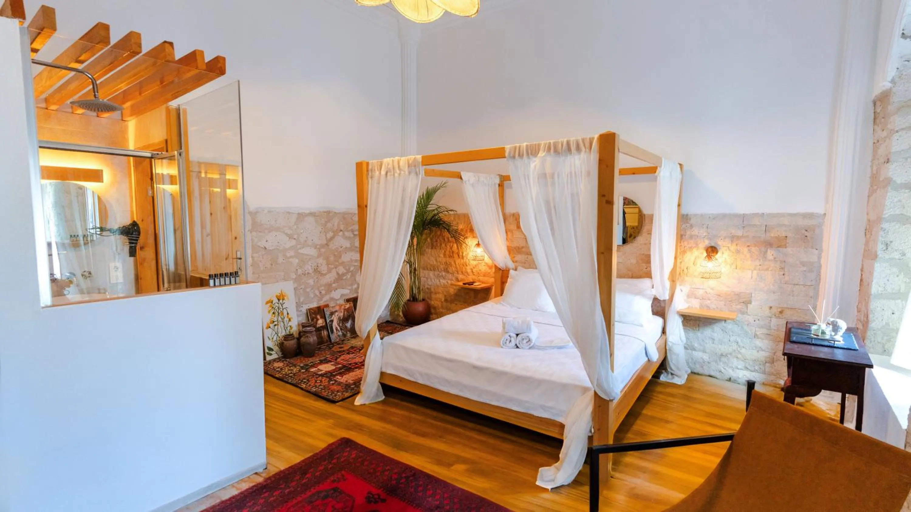 Bed in Woodstock Alaçatı