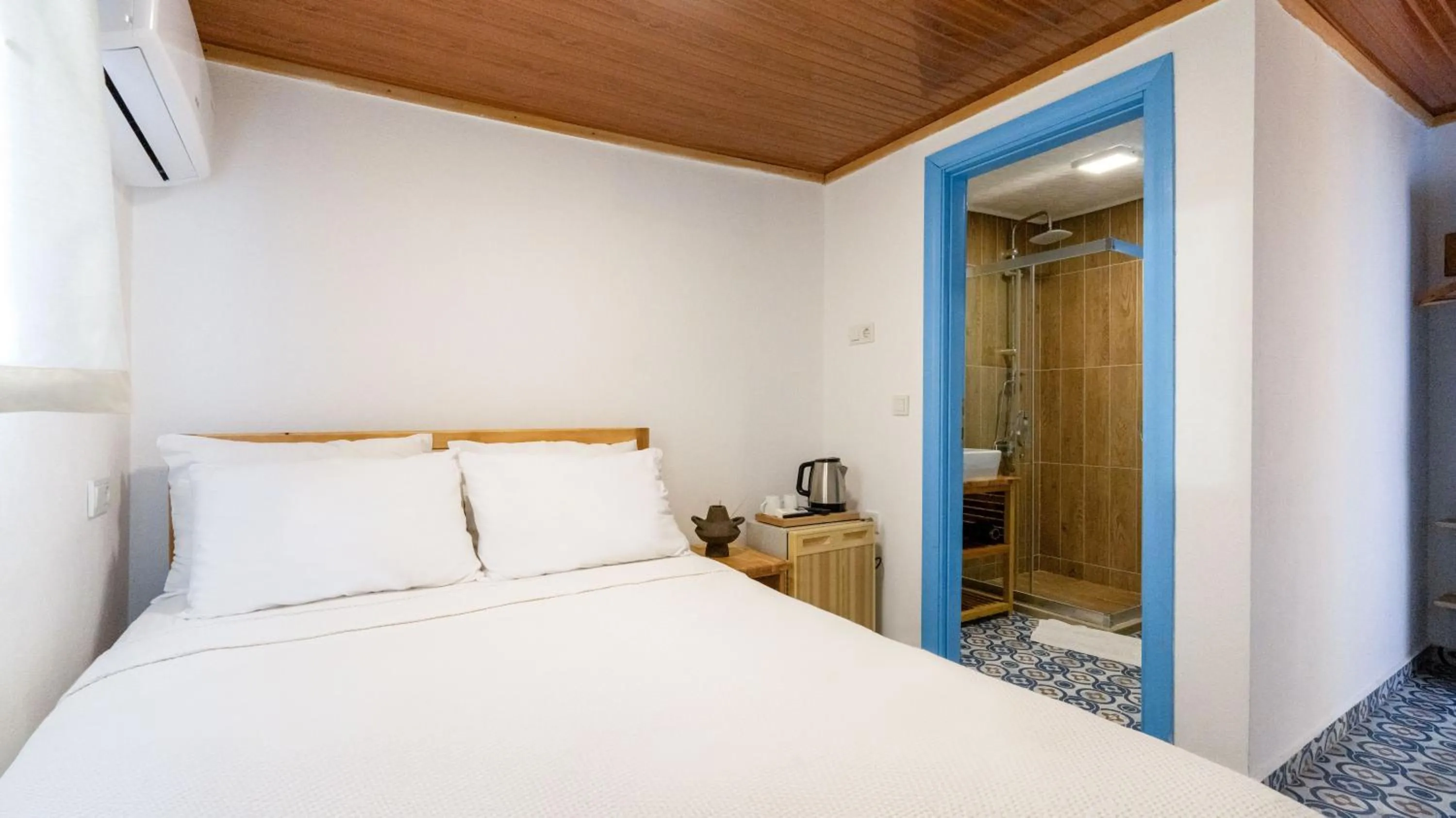 Bed in Woodstock Alaçatı