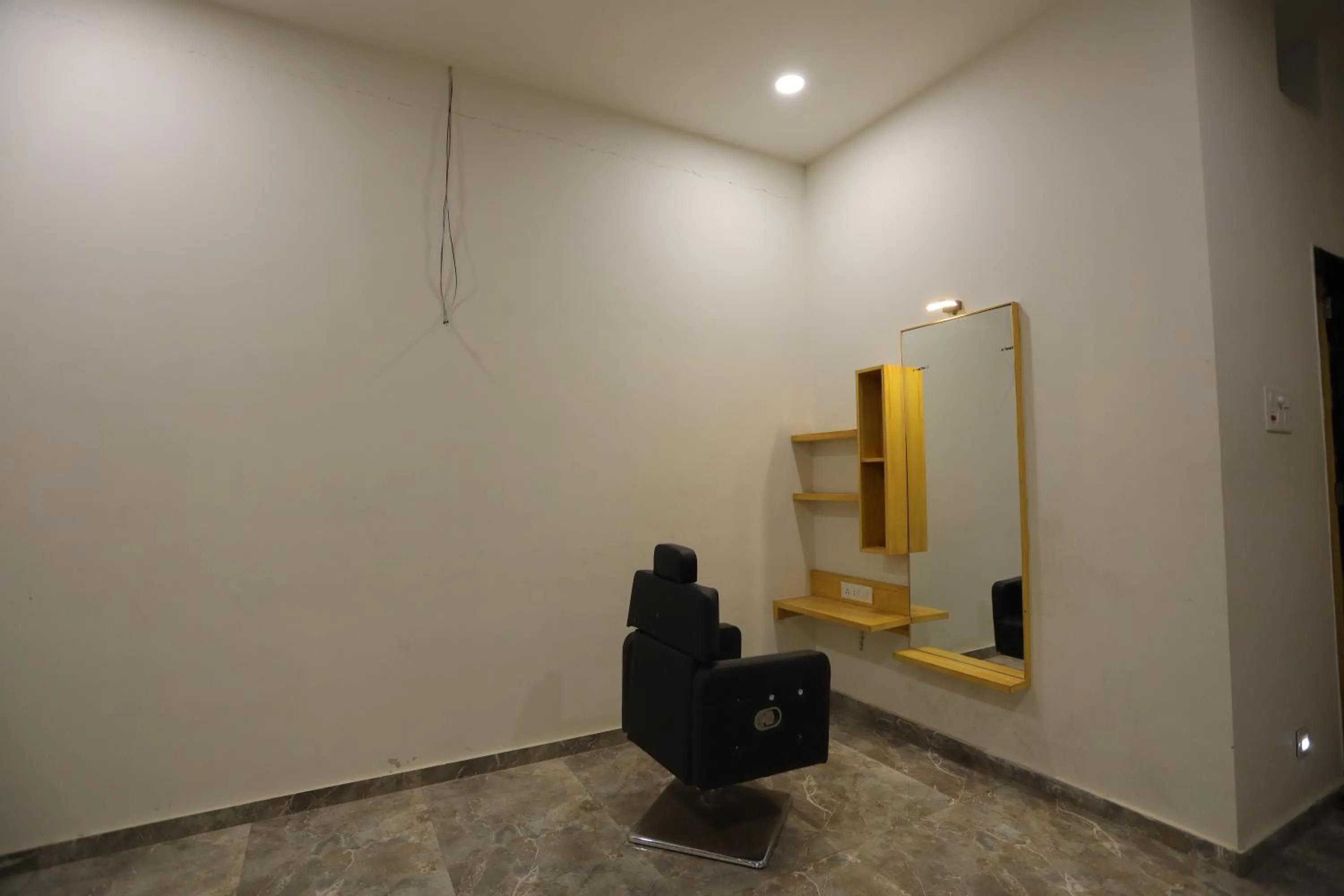 hair dresser in THE GRAND ASTORIA SOMANTH by Shivalaya Darshanam