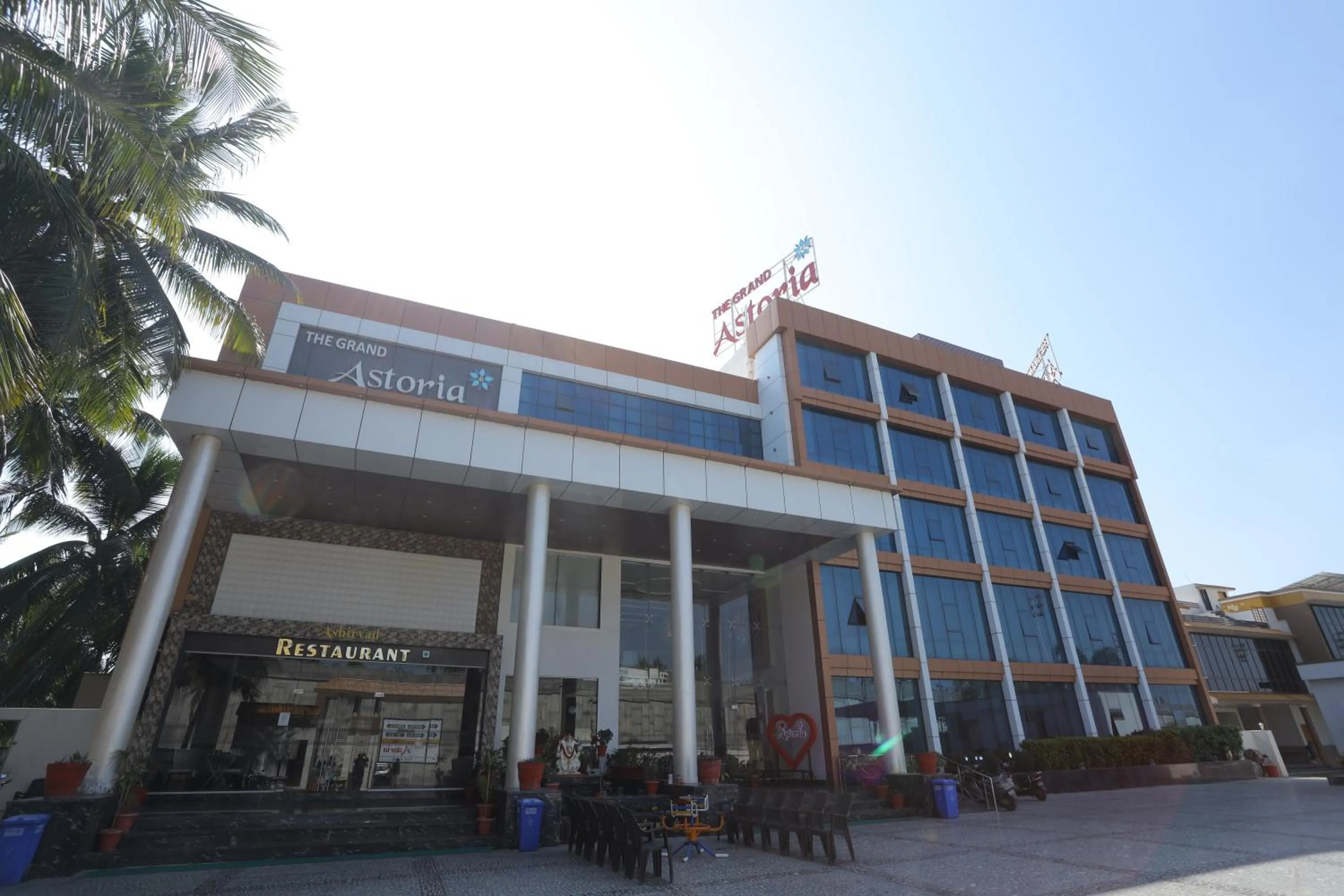 Property building in THE GRAND ASTORIA SOMANTH by Shivalaya Darshanam