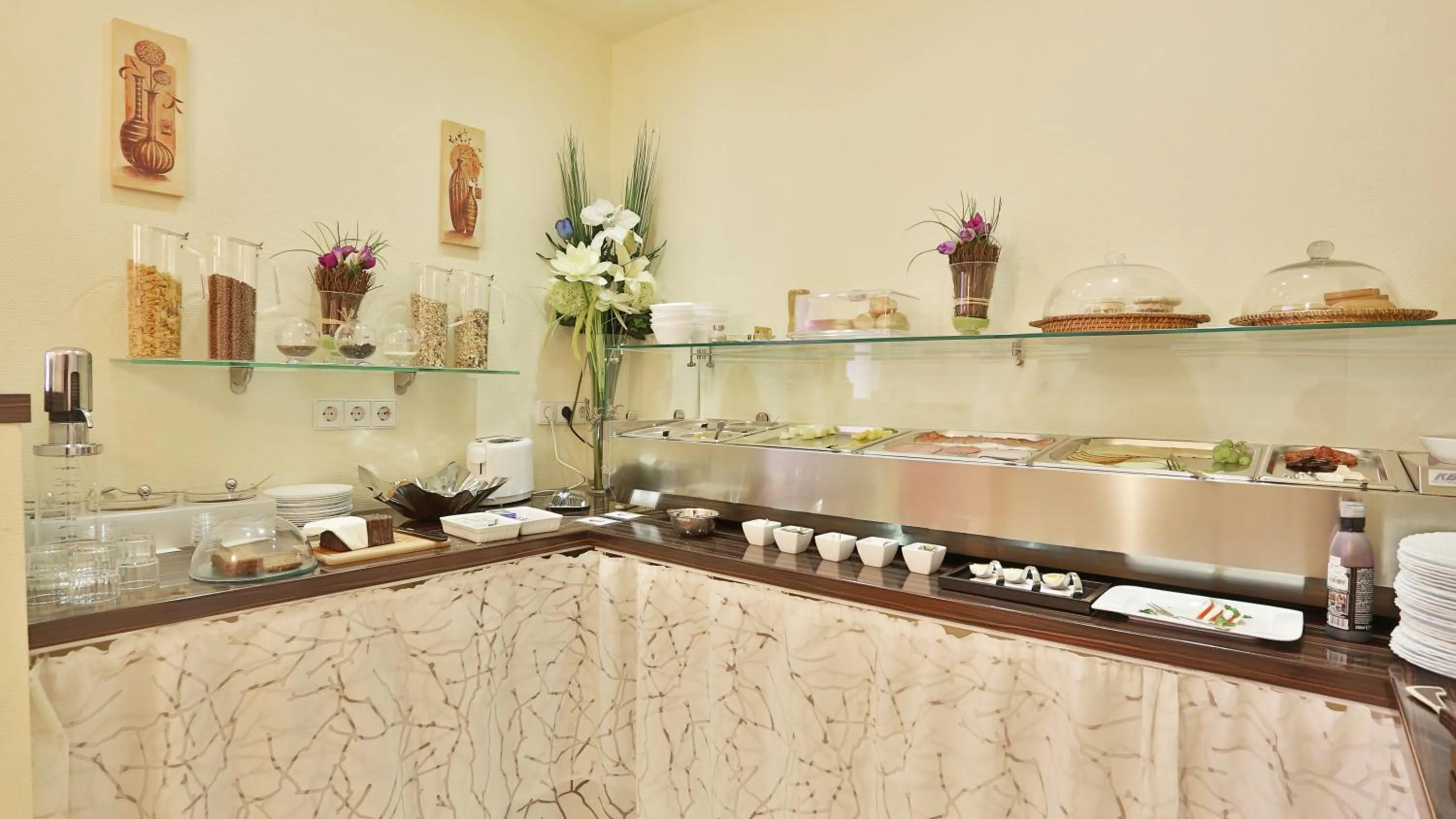 Restaurant/places to eat in Altstadt Hotel