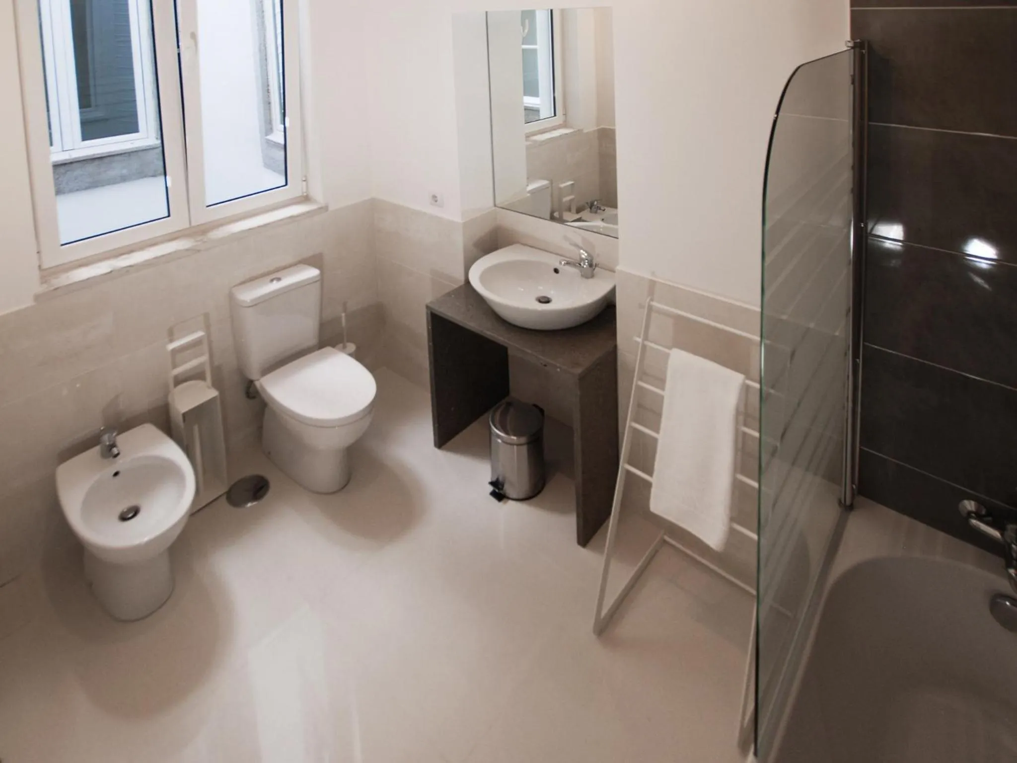 Bathroom in City Stays Cais do Sodre Apartments