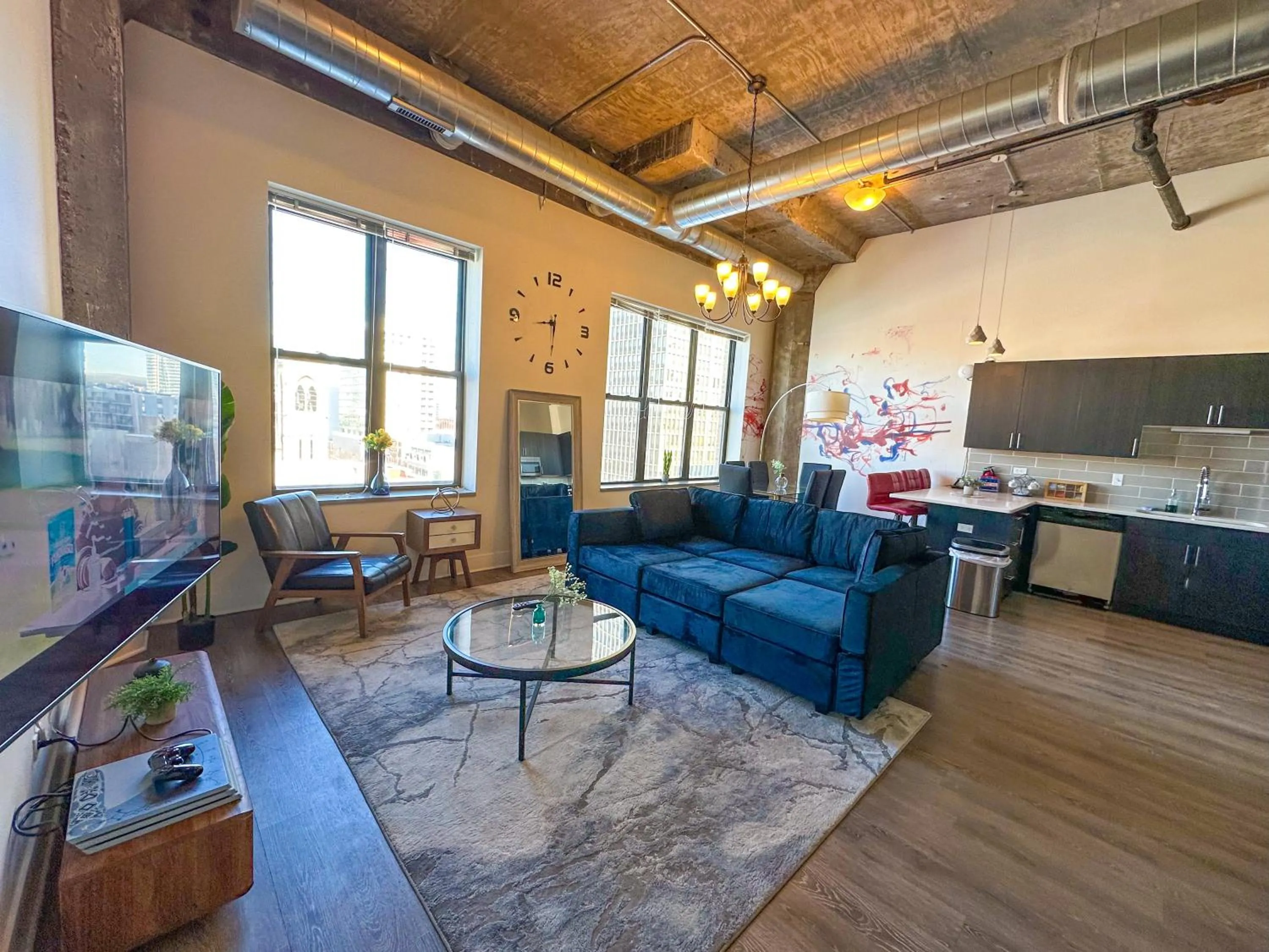 McCormick Place 3BR Luxury Penthouse Duplex with Personal Rooftop and Optional Parking for 8 guests in Chicago South Loop