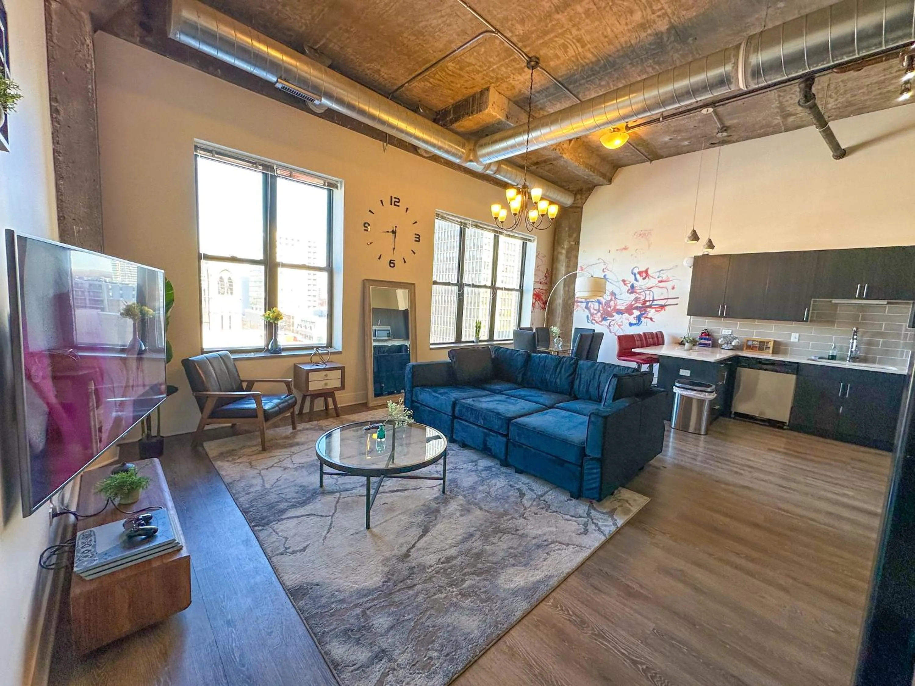 McCormick Place 3BR Luxury Penthouse Duplex with Personal Rooftop and Optional Parking for 8 guests in Chicago South Loop