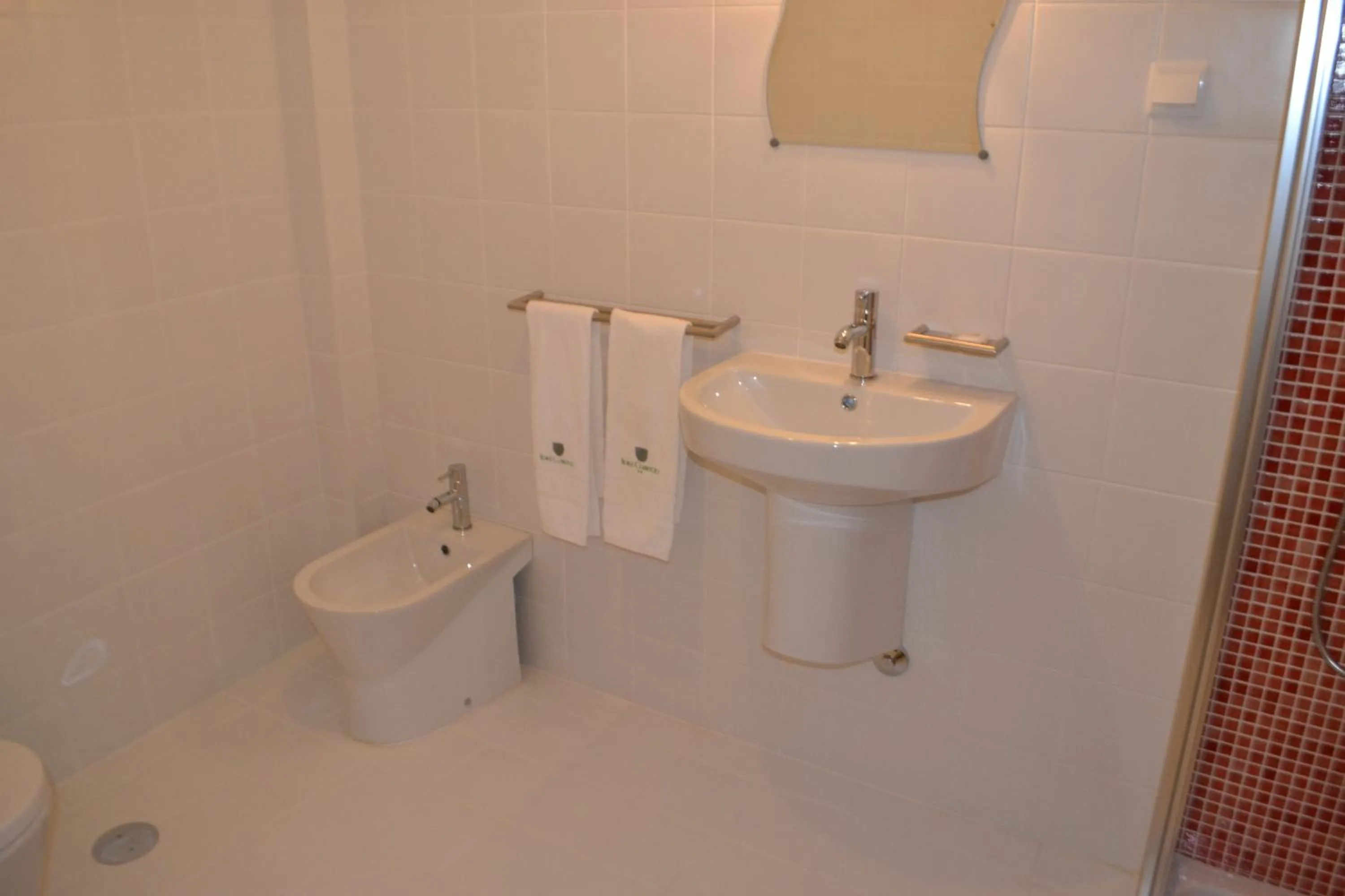 Bathroom in Hotel Comércio